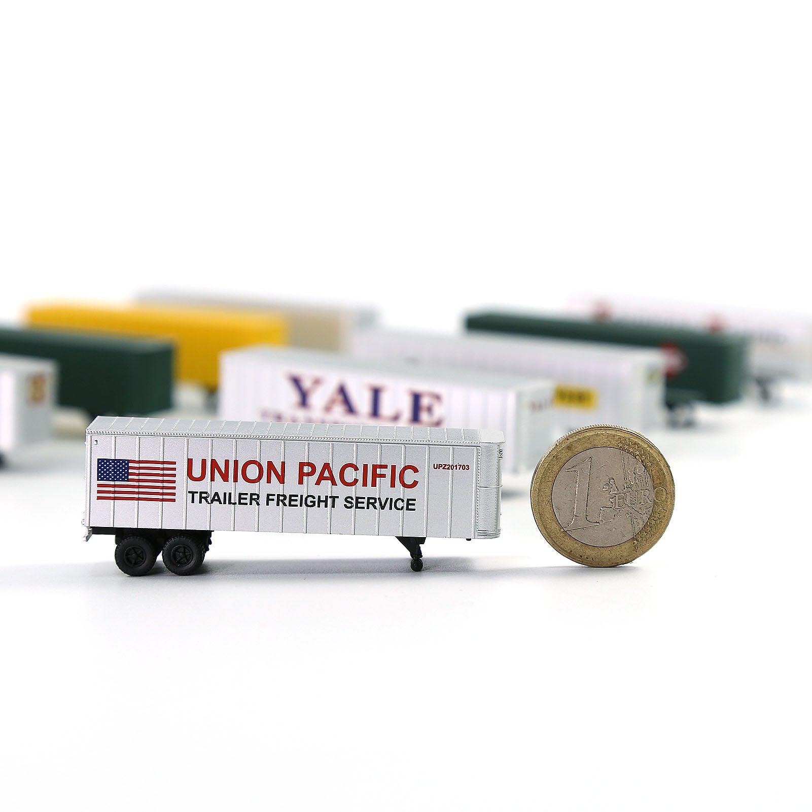 C15066 2 Pieces N Scale 1:160 Model Trailer for Railway Tractor