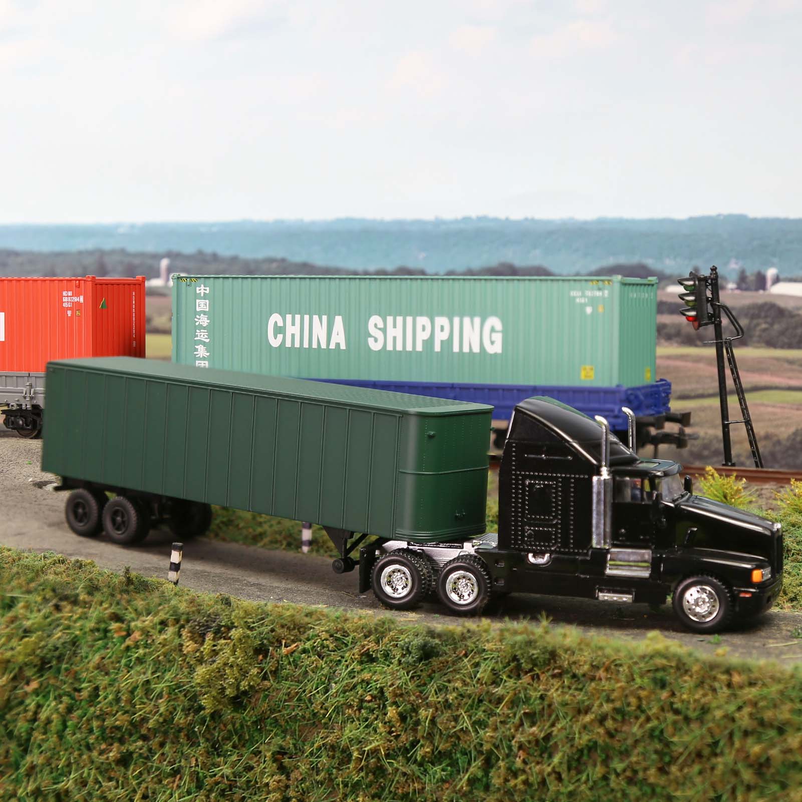 C15066 2 Pieces N Scale 1:160 Model Trailer for Railway Tractor