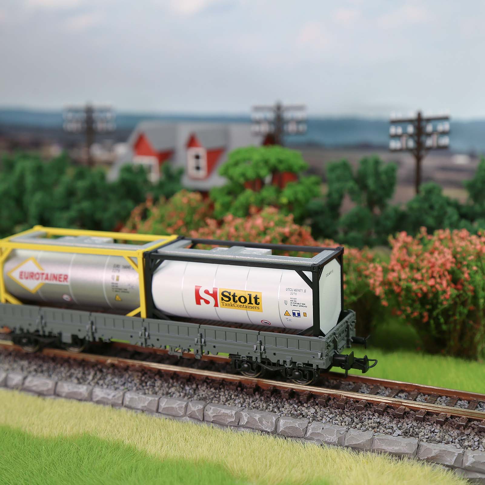 C8723 1pc HO Scale 1:87 20ft Oil Tank Shipping Container