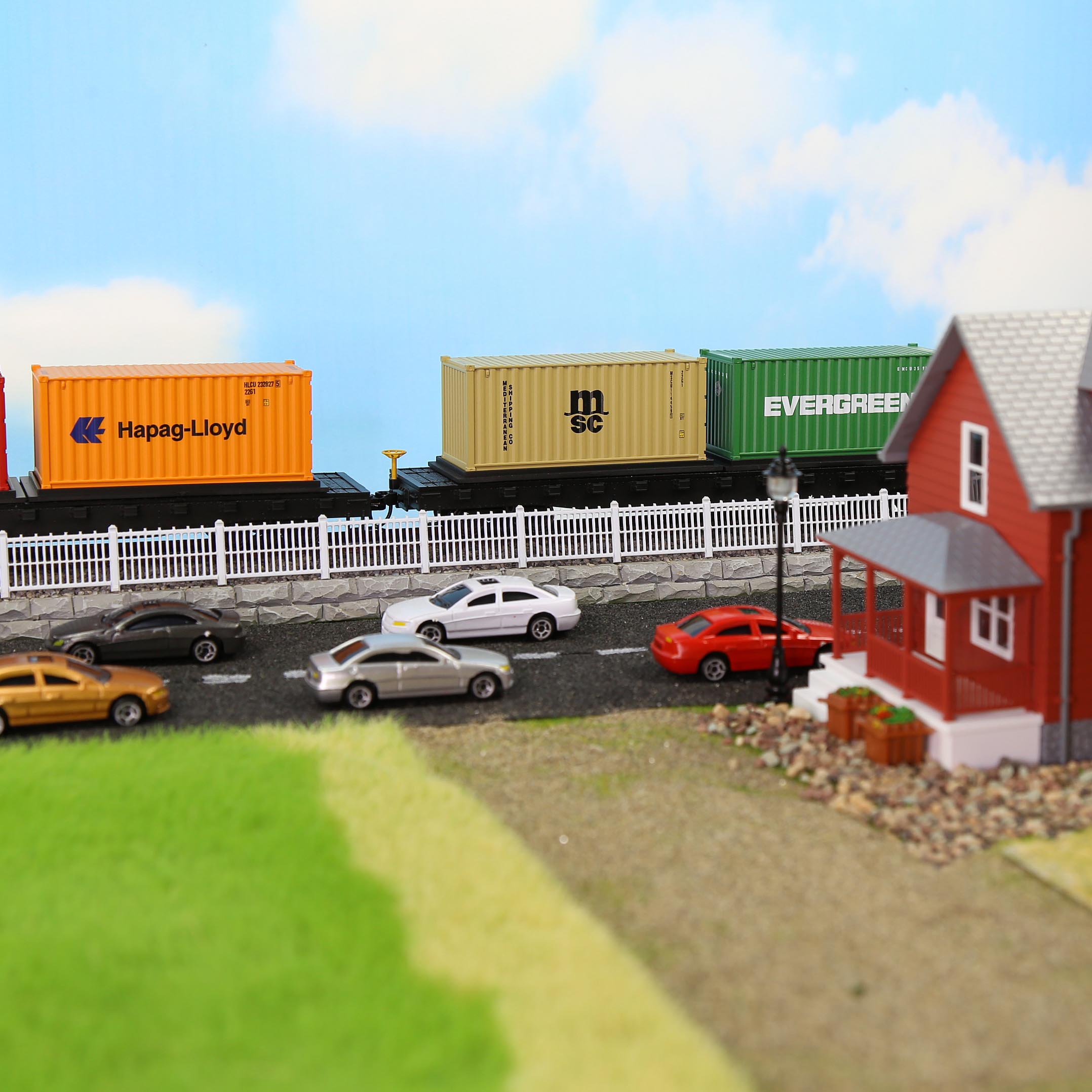 C8726 1pc HO Scale 1:87 20ft Painted Shipping Container