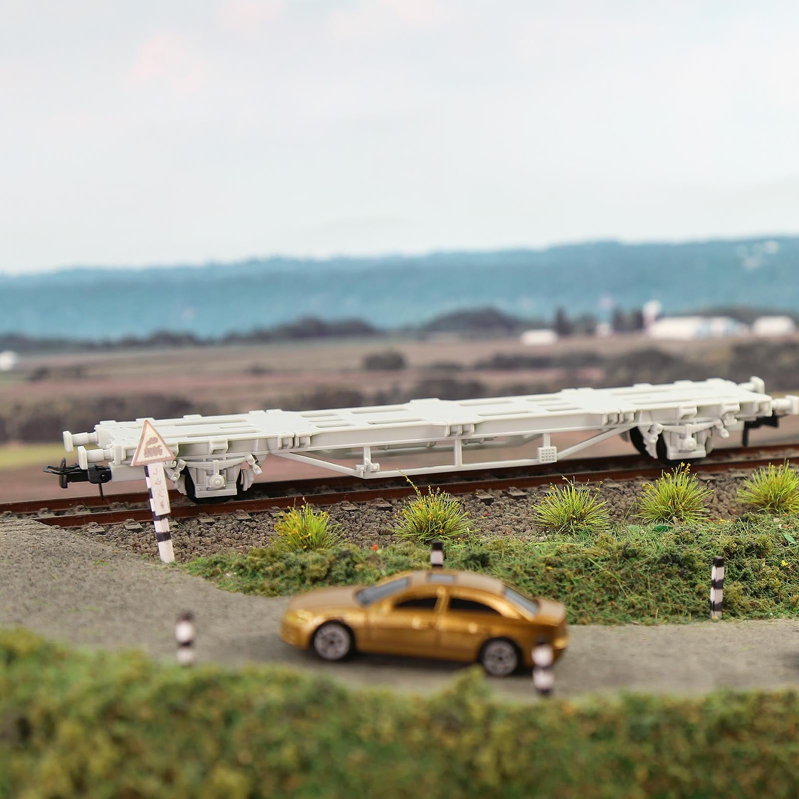 C8761JJ 1 Unit HO Scale 1:87 Model Trains EU Flat Car Disassembled Plastic Wheels
