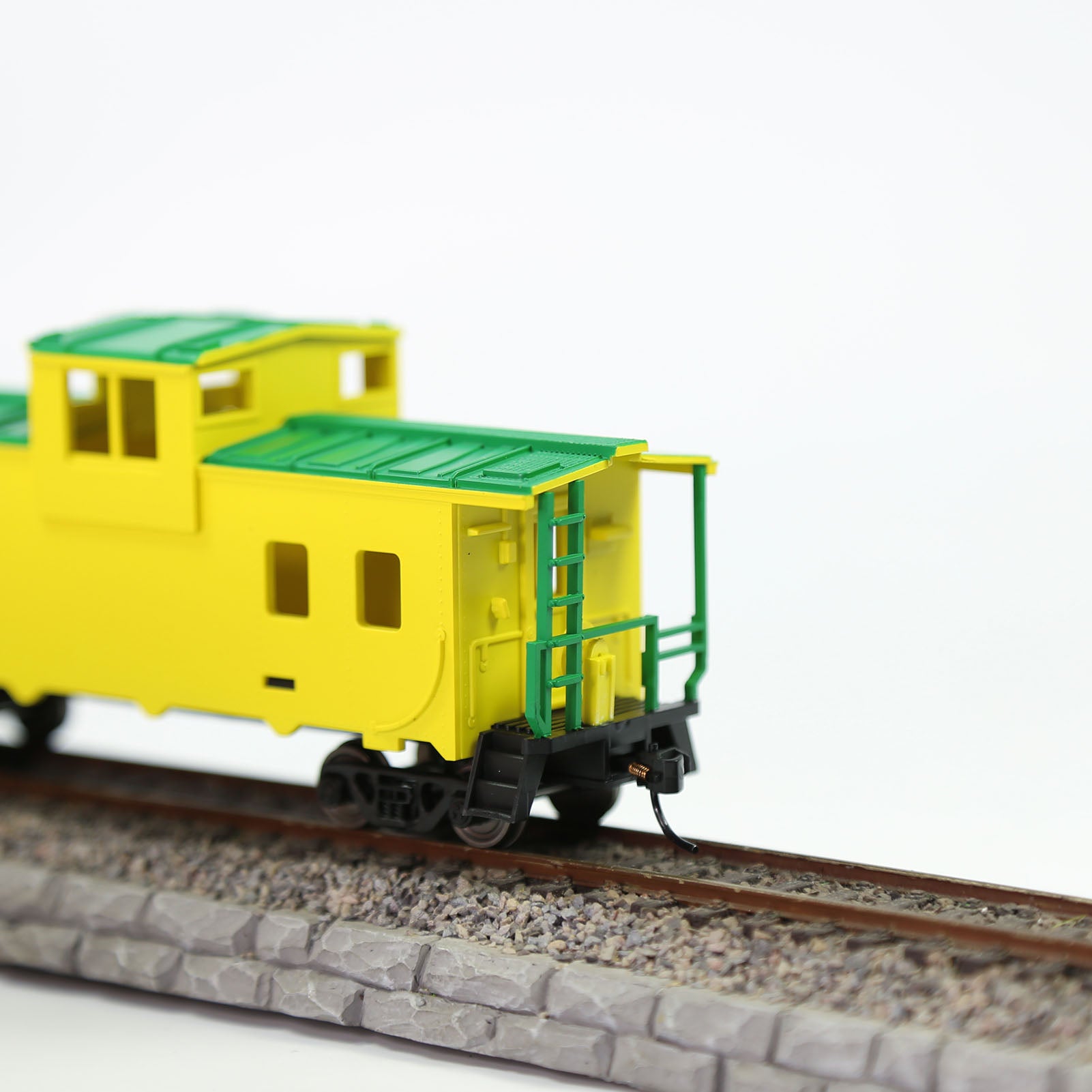 C8763 1pc HO Scale 1:87 Well Painted Unlettered HO Scale 36' Wide Vision Caboose Wagons