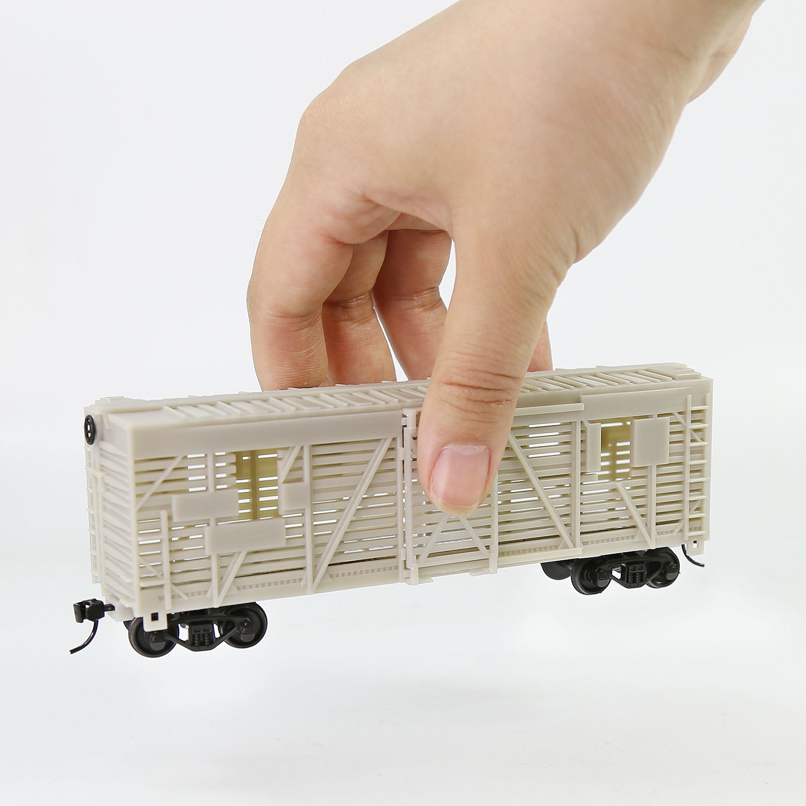 C8767JJ 1pc HO Scale 1:87 Blank Unpainted Unassembled 40' Stock Car