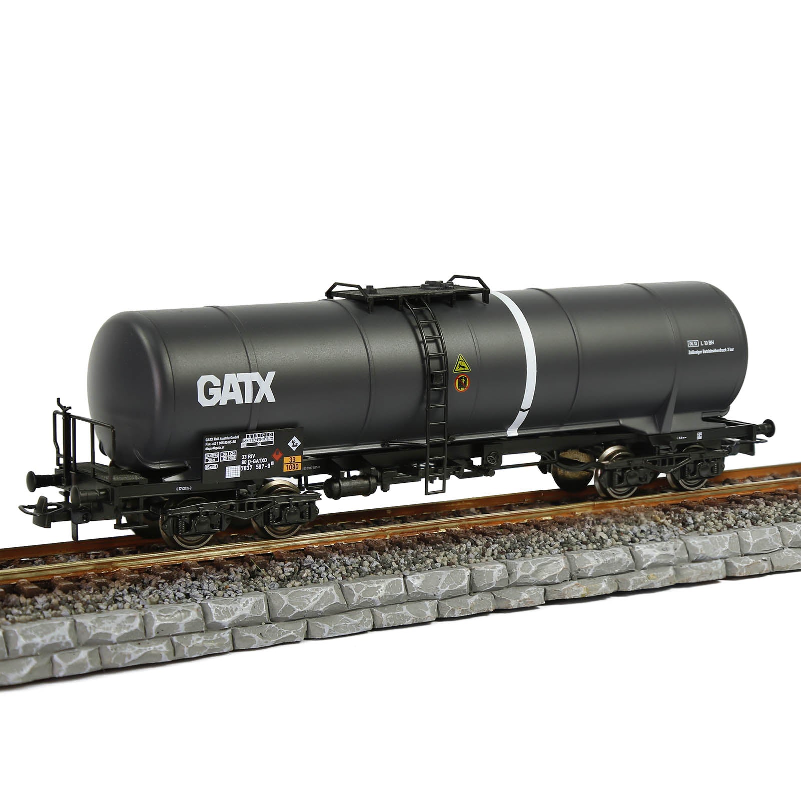 C8768 1 Piece HO Scale 1:87 Oil Tank Car Model Train Tank Wagon