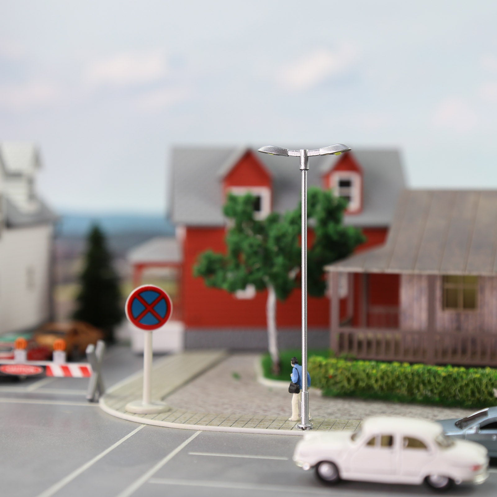 LD13 10pcs Z N TT HO OO Scale Metal Street Lights Silver LED Lamps