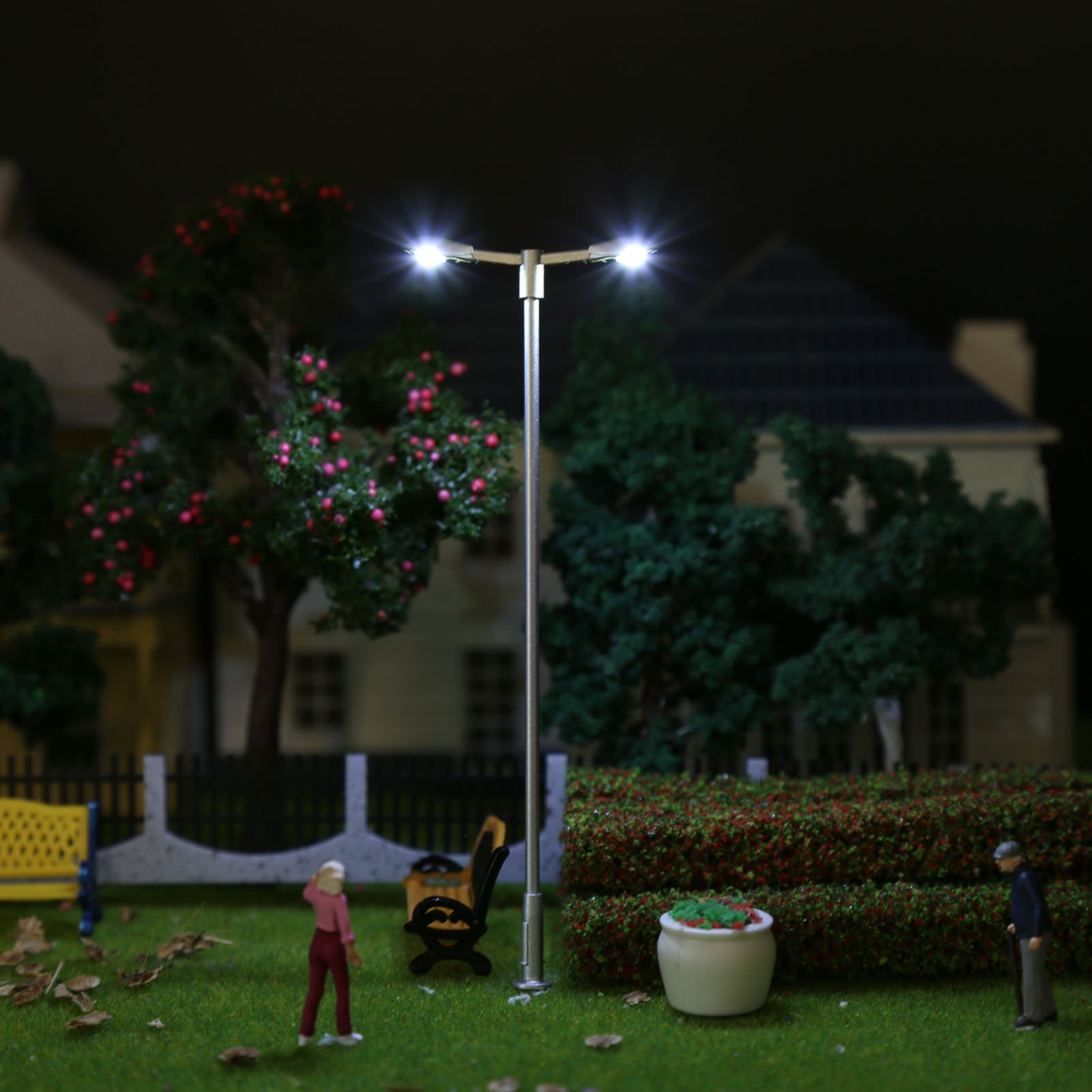 LD13 10pcs Z N TT HO OO Scale Metal Street Lights Silver LED Lamps