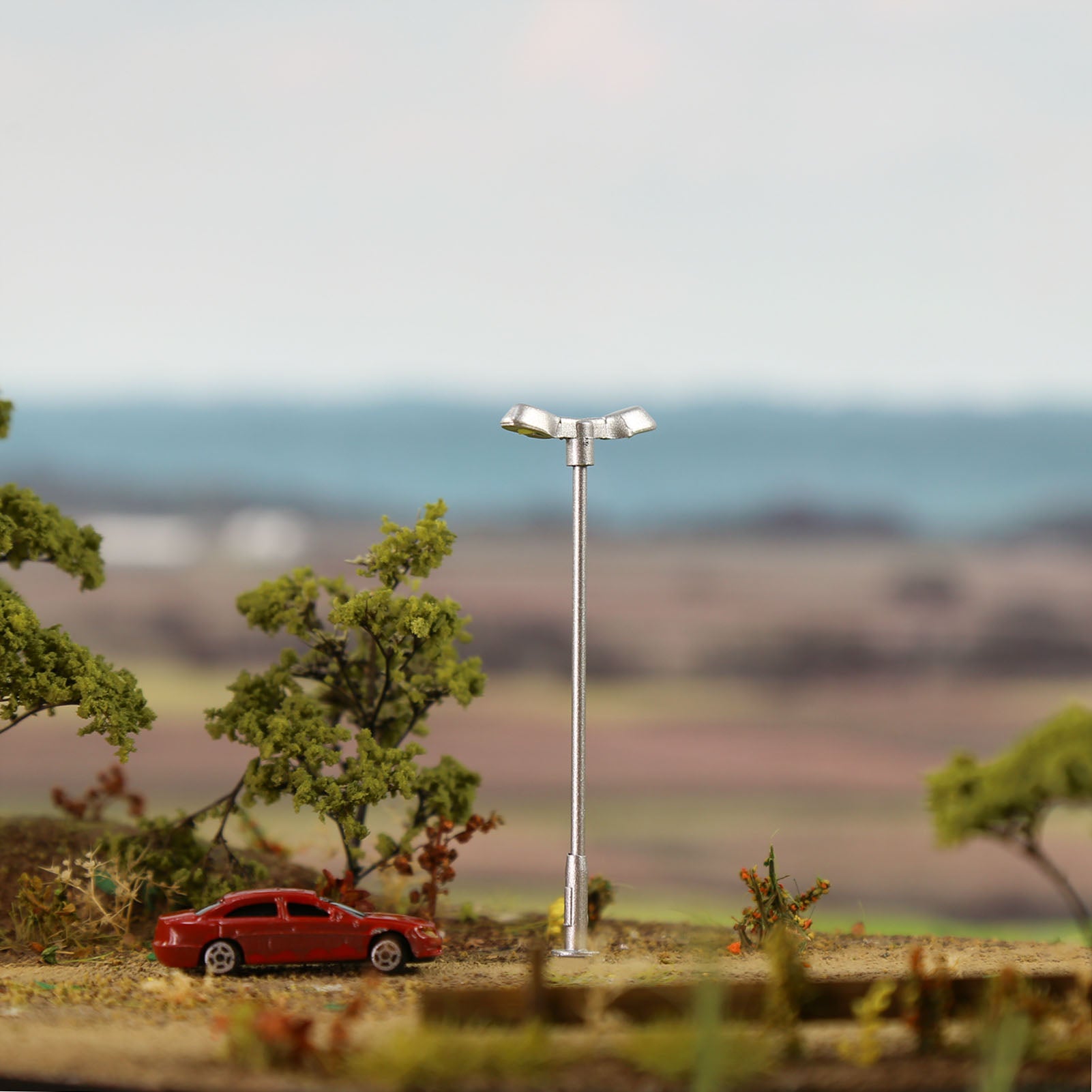 LD13 10pcs Z N TT HO OO Scale Metal Street Lights Silver LED Lamps