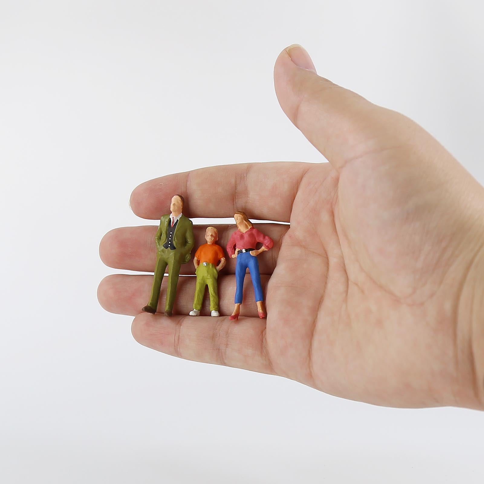 P4312 30pcs O Scale 1:43 Painted Colorful Figures Scale Standing People Model Railway