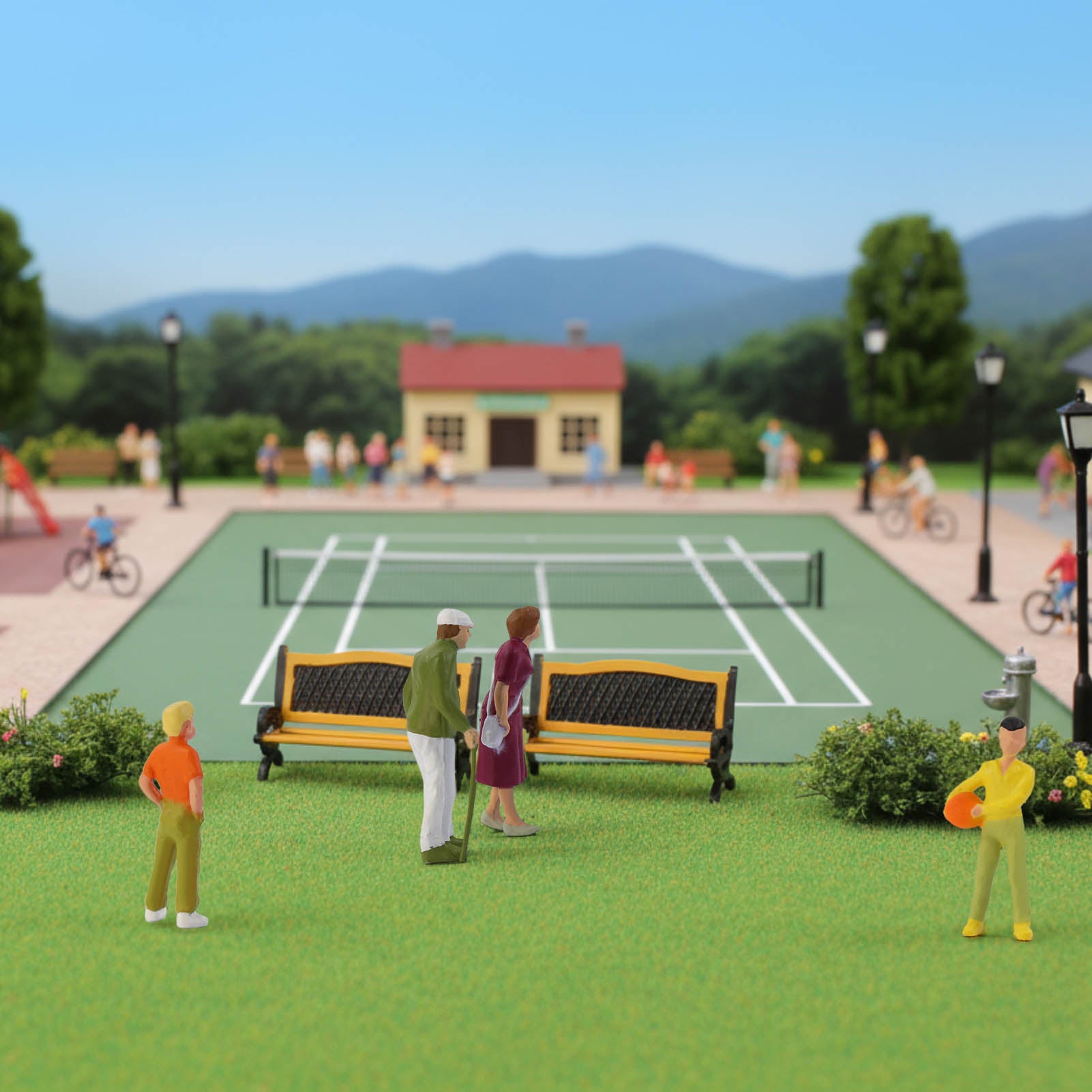 P4312 30pcs O Scale 1:43 Painted Colorful Figures Scale Standing People Model Railway