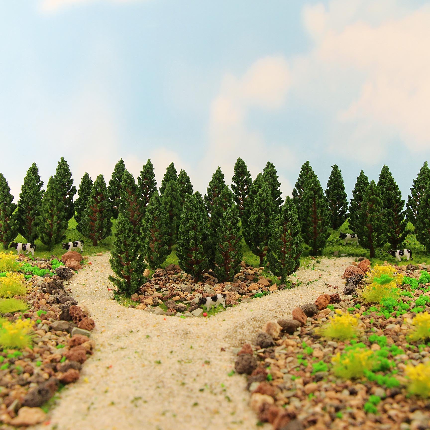 S5818 50pcs N Scale 1:150 Model Pine Trees Green Railway Layout 5cm