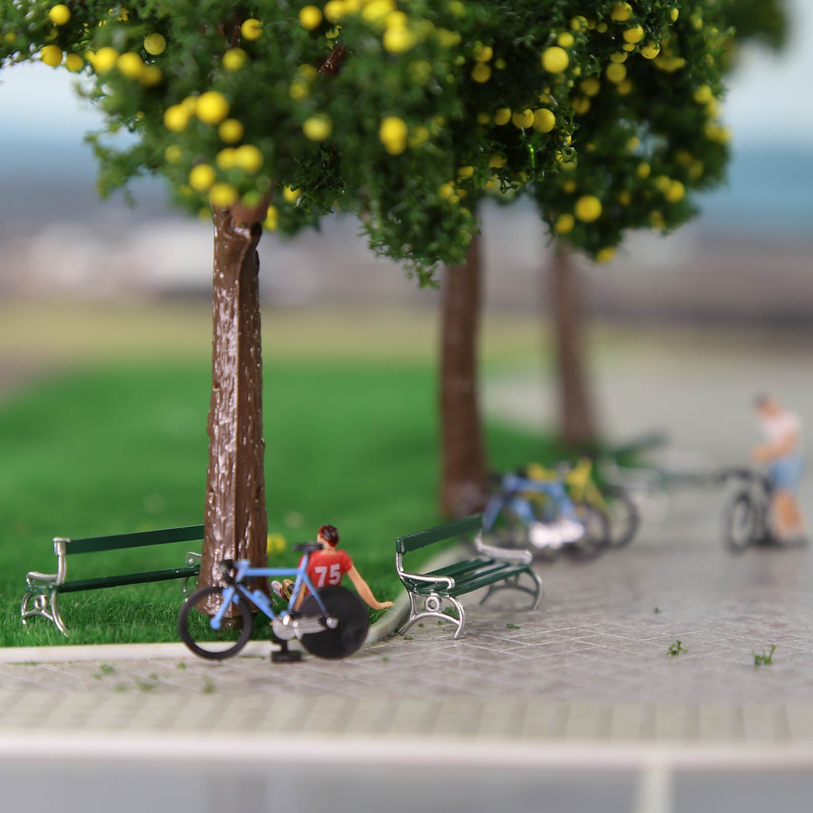 ZY37087 12pcs HO Scale 1:87 Garden Park Benches Street Platform Station Chairs