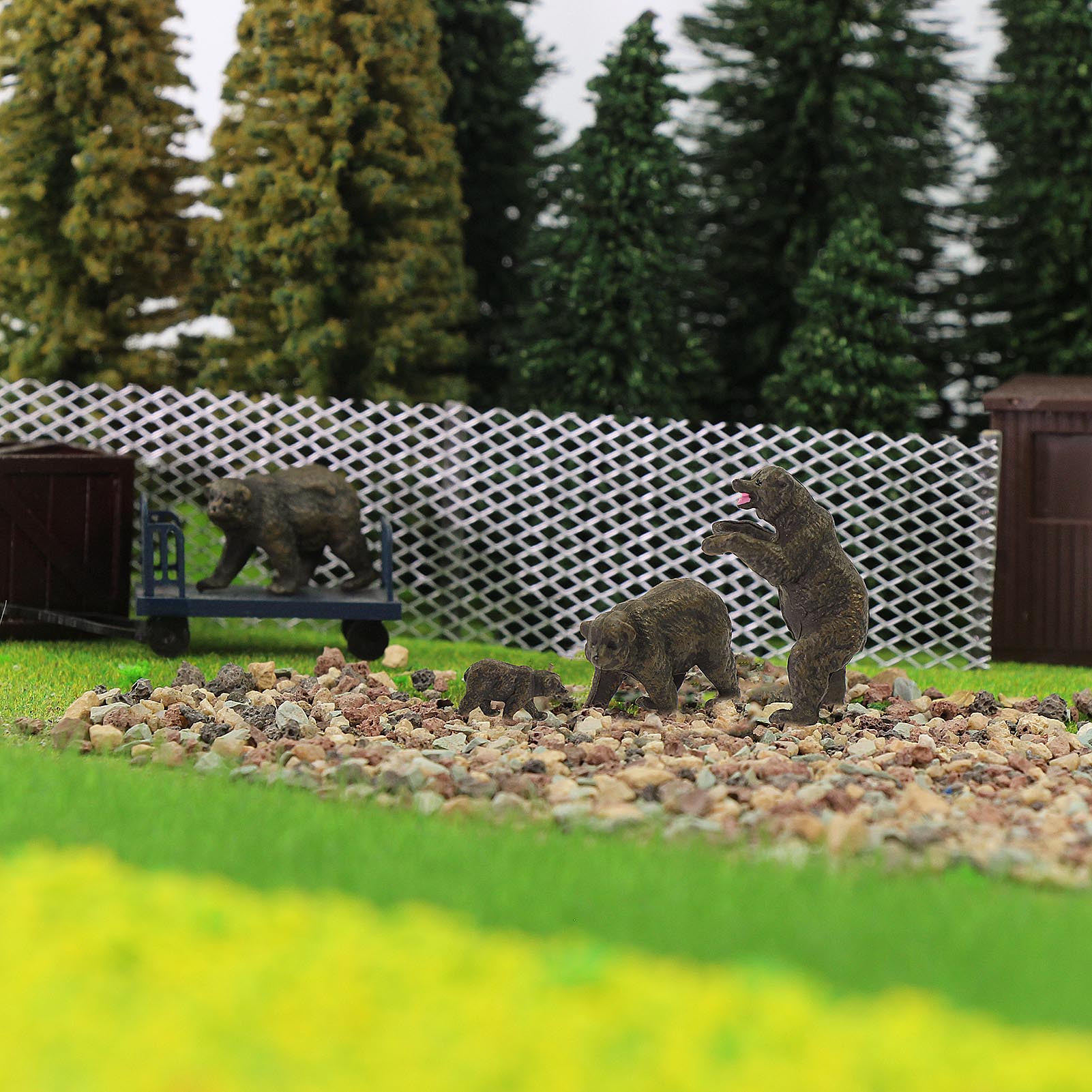 AN8717 12pcs HO Scale 1:87 Bears Family Zoo Wild Animal PVC