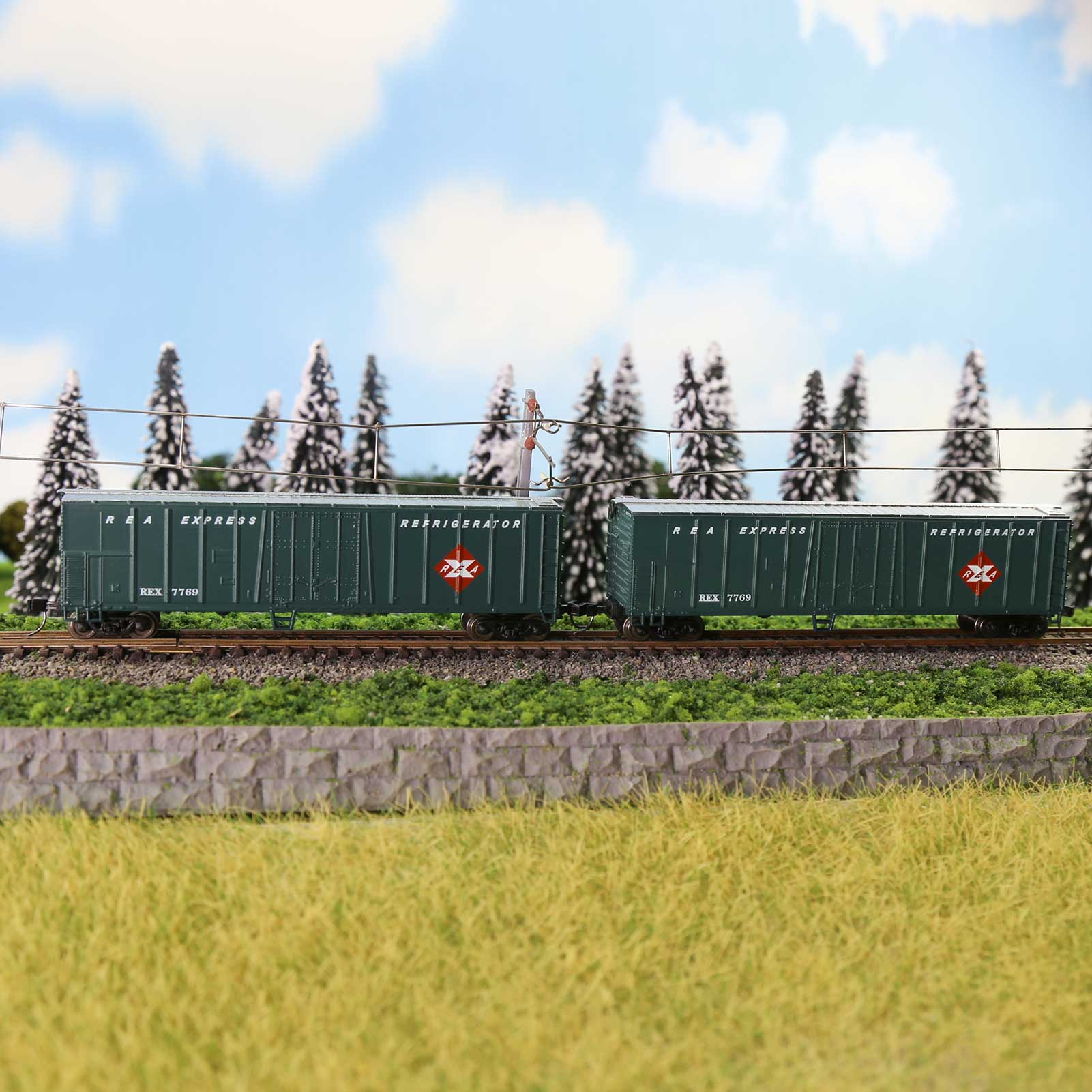 C15015 1pc N Scale 1:160 50ft Steel Reefer Boxcar