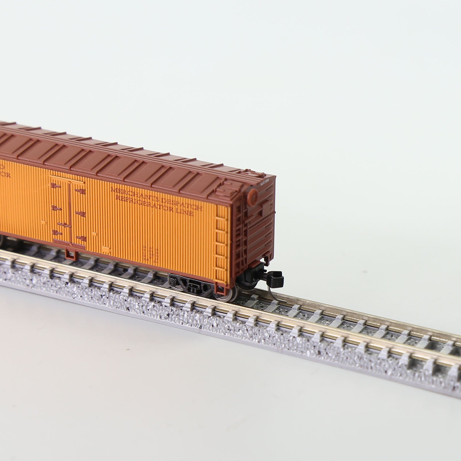 C15016 1pc N Scale 1:160 40ft Wood Side Reefer Boxcar