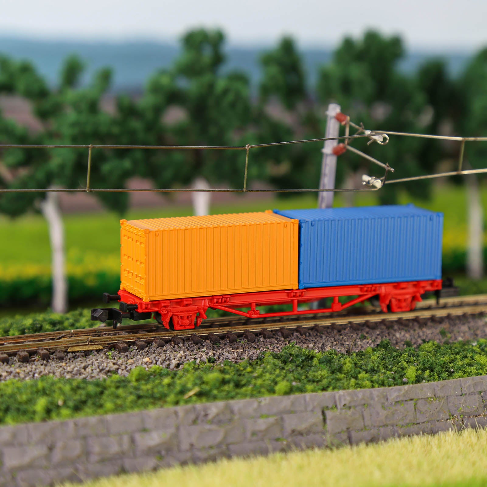 C15061M One Set N Scale 1:150 Flat Car with 20ft 40ft Containers