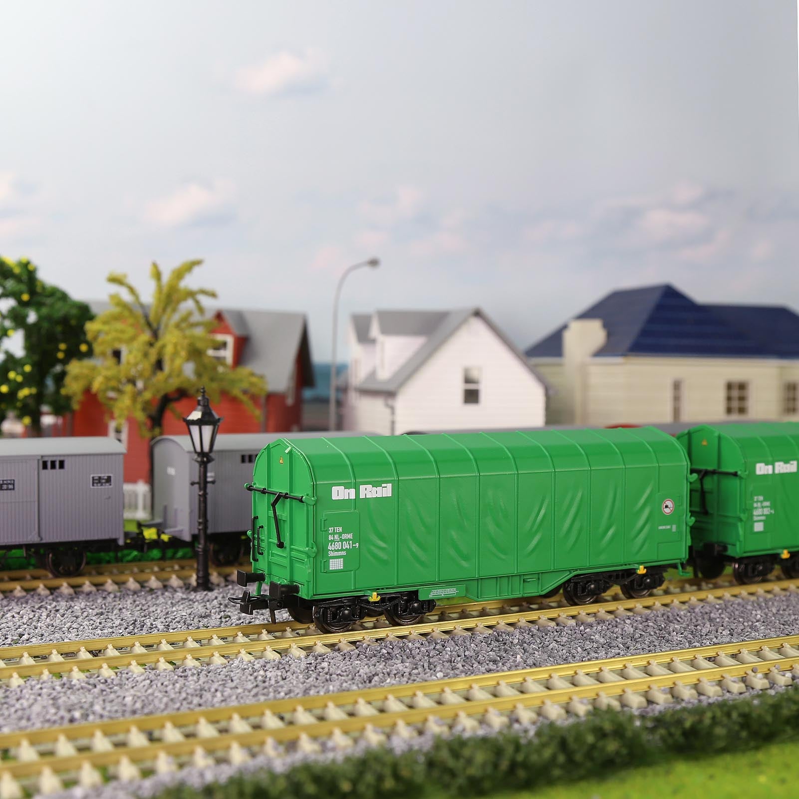 C8762 1pc HO Scale 1:87 Model Covered Wagon