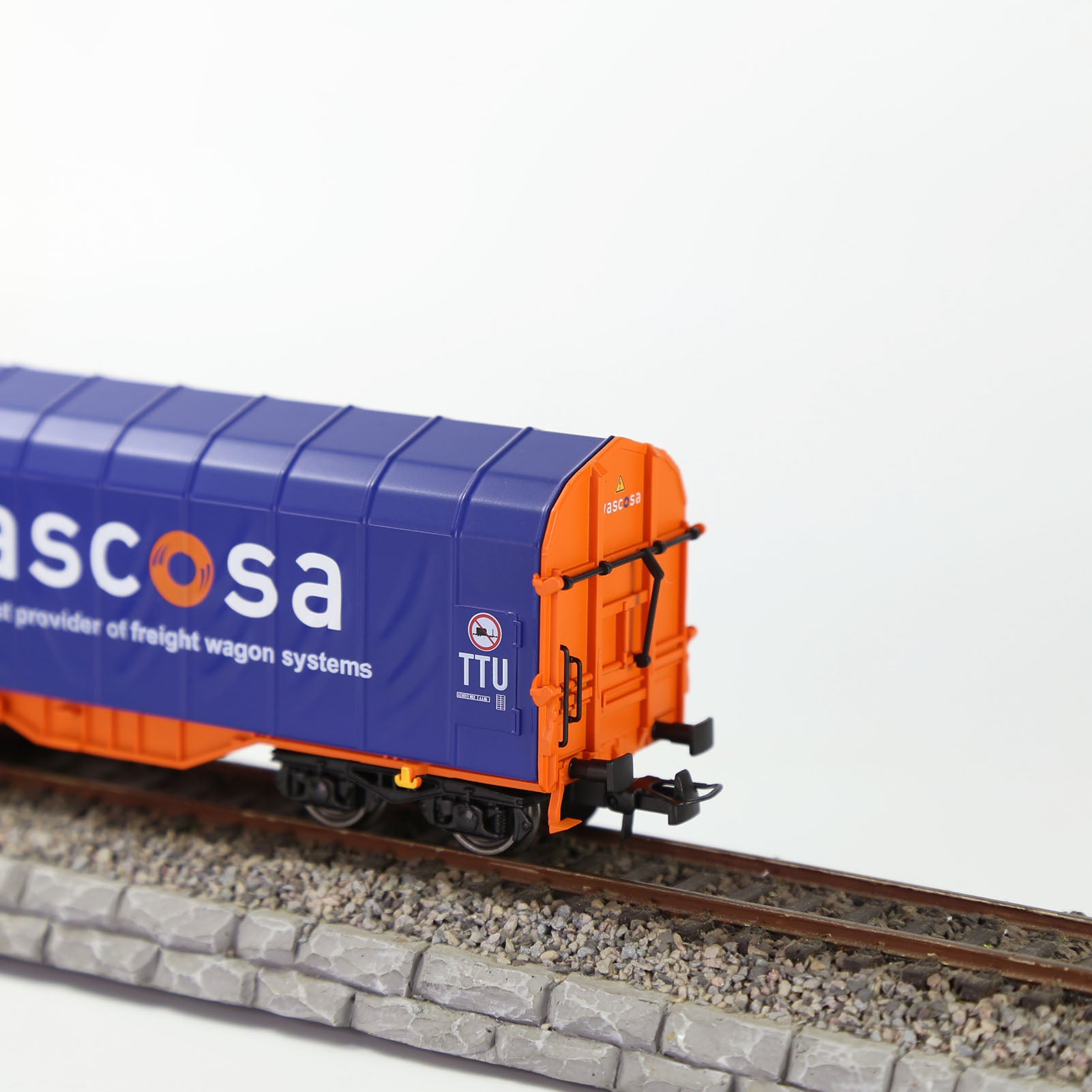 C8762 1pc HO Scale 1:87 Model Covered Wagon