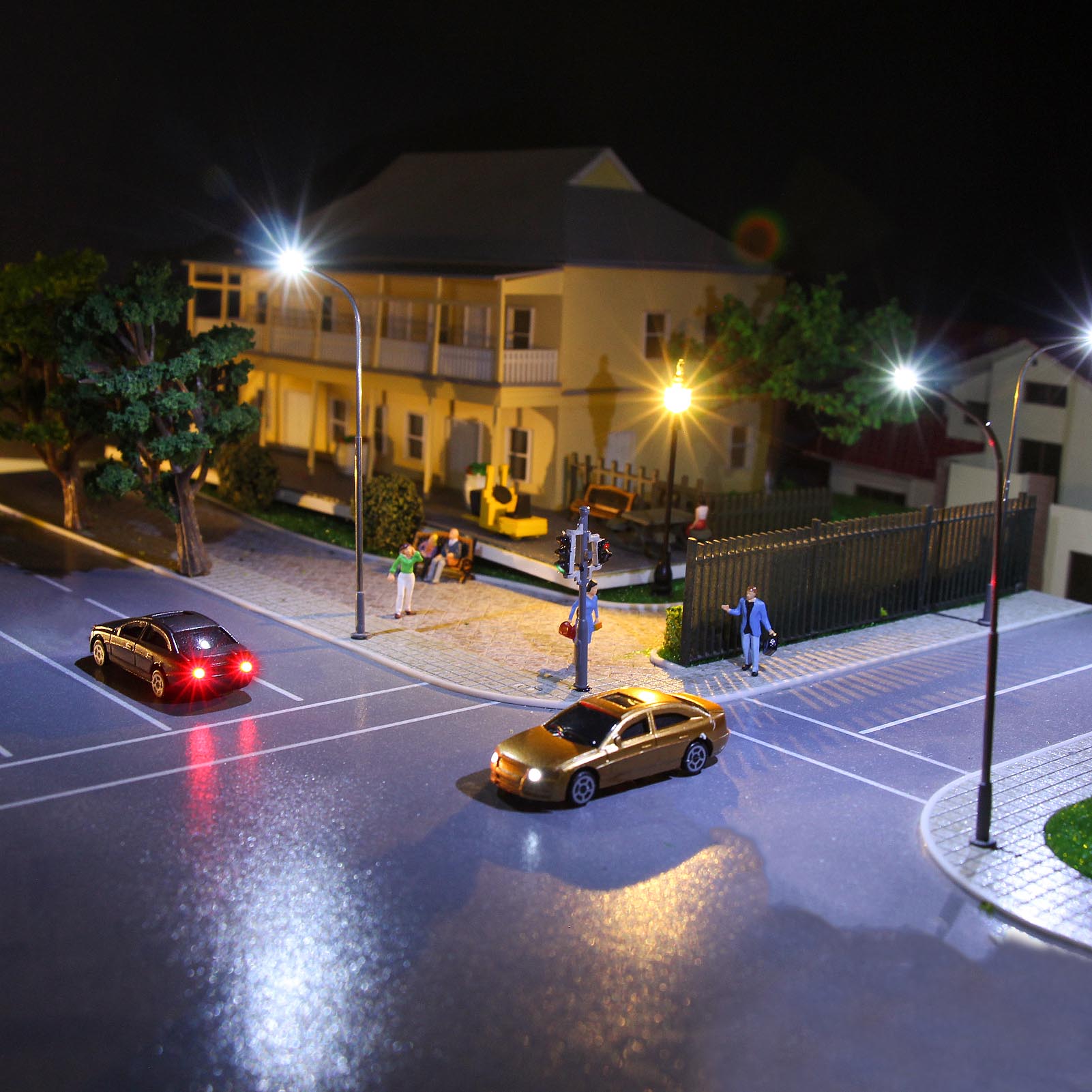 EC150 8pcs N Scale 1:160 Head Lighted Model Car 12V