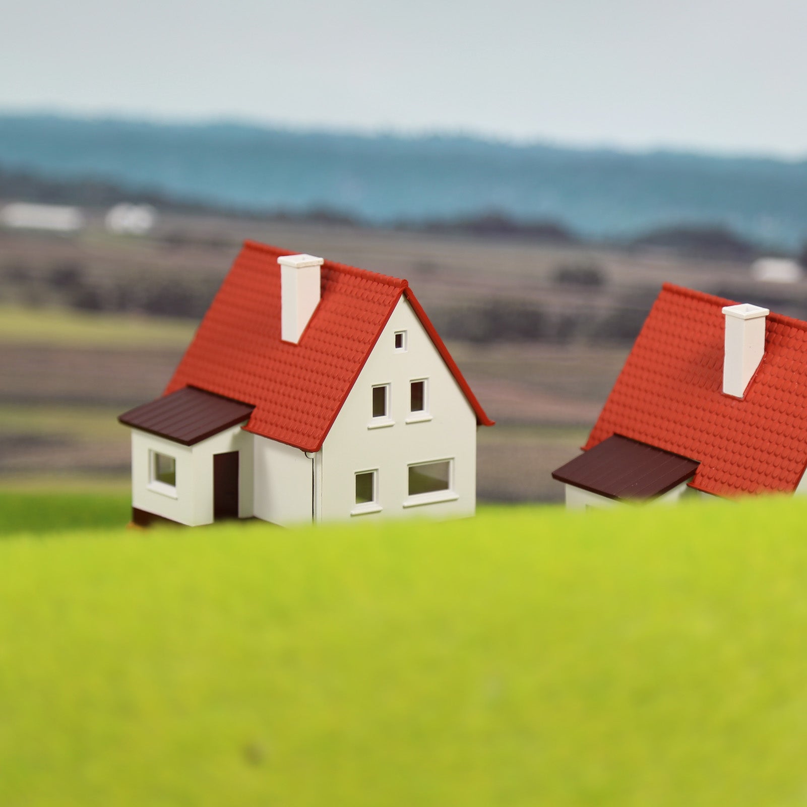 JZN03 1pc N Scale 1:160 Model Village House Pre-built Building Layout