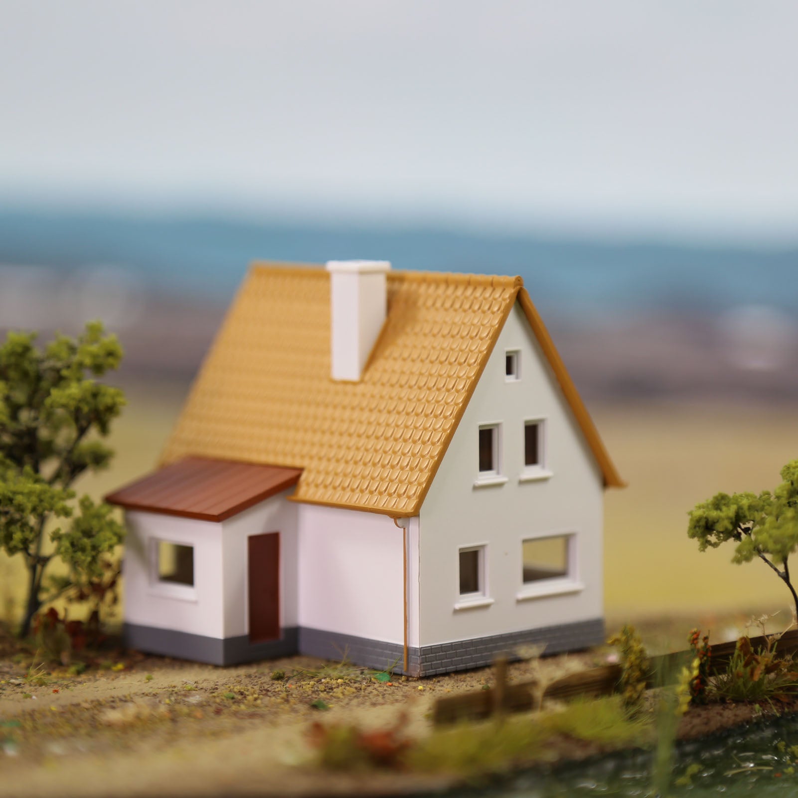 JZN03 1pc N Scale 1:160 Model Village House Pre-built Building Layout