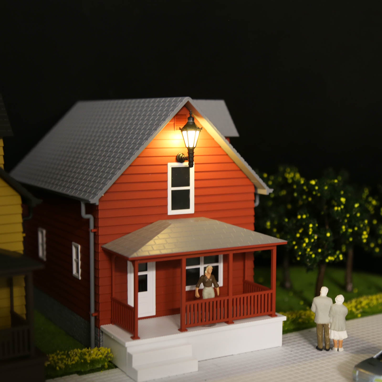 LBD01 5pcs G Scale 1:25 Outdoor Lamp Lattern Wall Light 12V