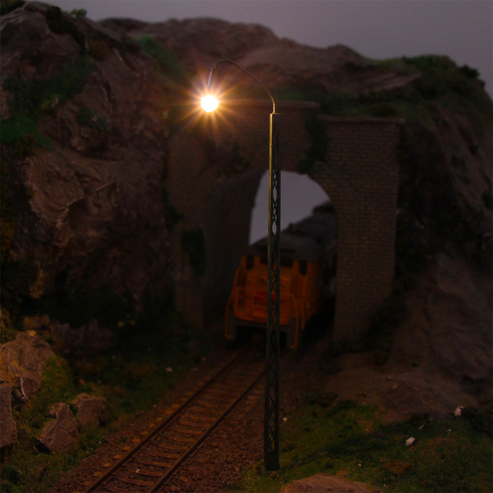 LQS38 3pcs HO/OO 1:87 Scale Model Lattice Mast Lamp