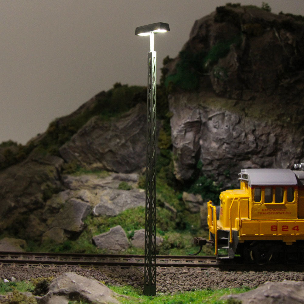 LQS56 3pcs HO/N Scale Model Lights Lattice Mast Lamp