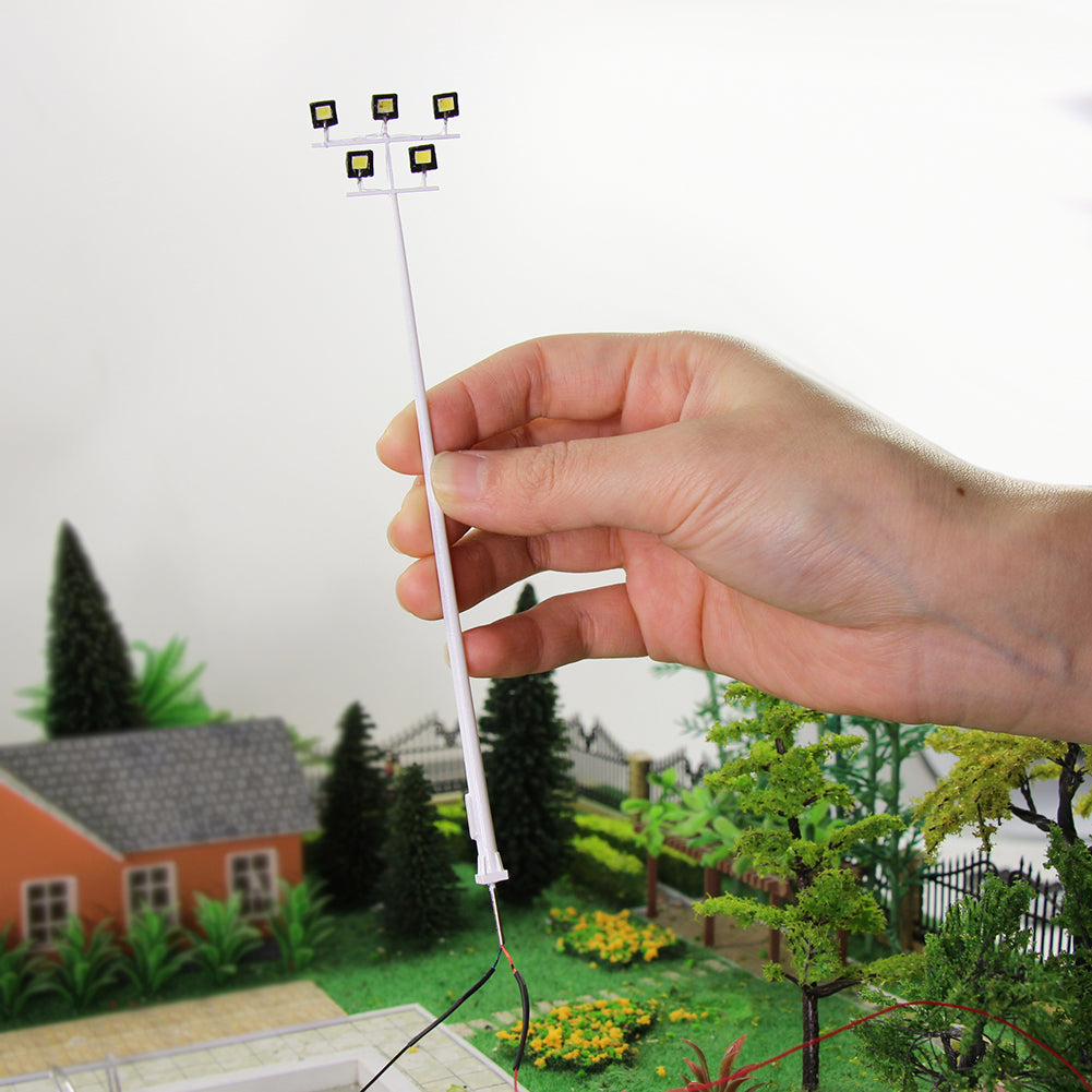 LSL14 2pcs HO N Scale Plaza Lamppost Playground Light