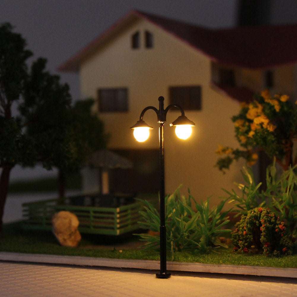 LYM17 10pcs N Scale 1:160 Two-Heads Lamppost Street Lights