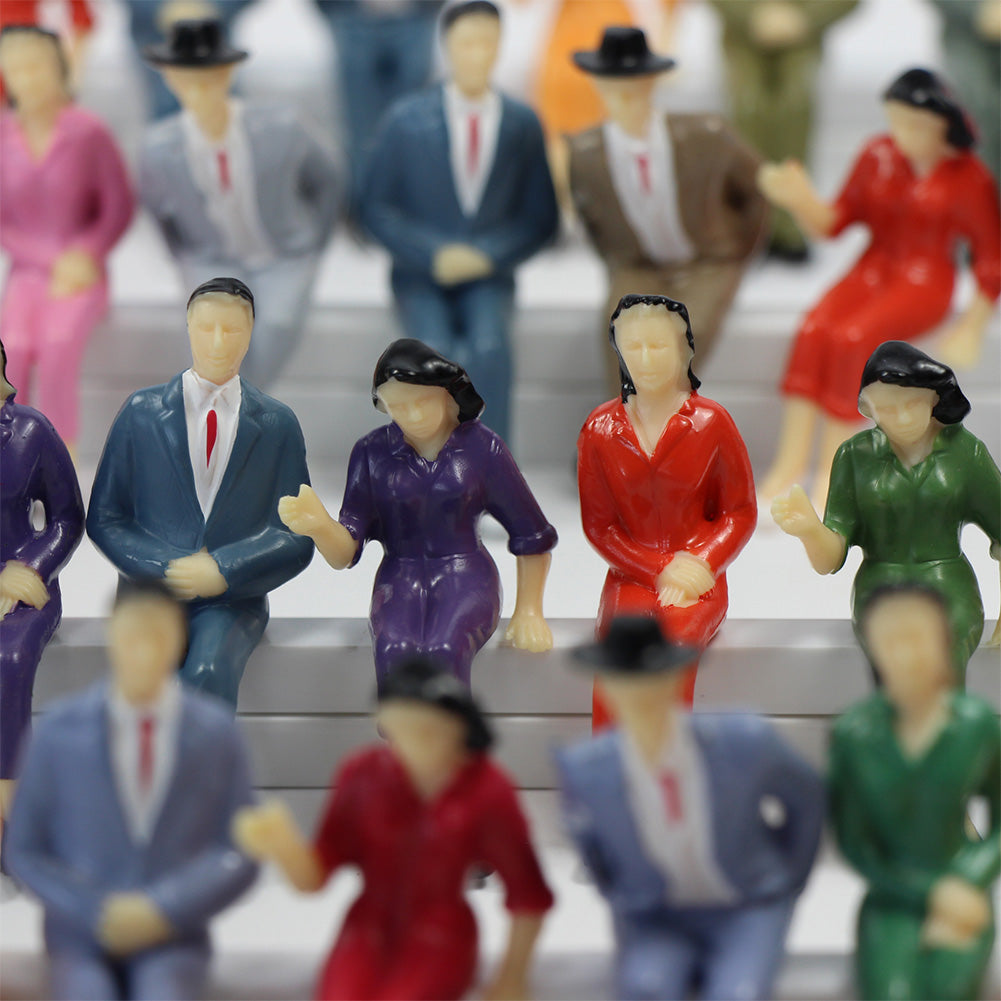 P2526 50pcs G scale 1:25 Painted Sitting Figures 4 Poses