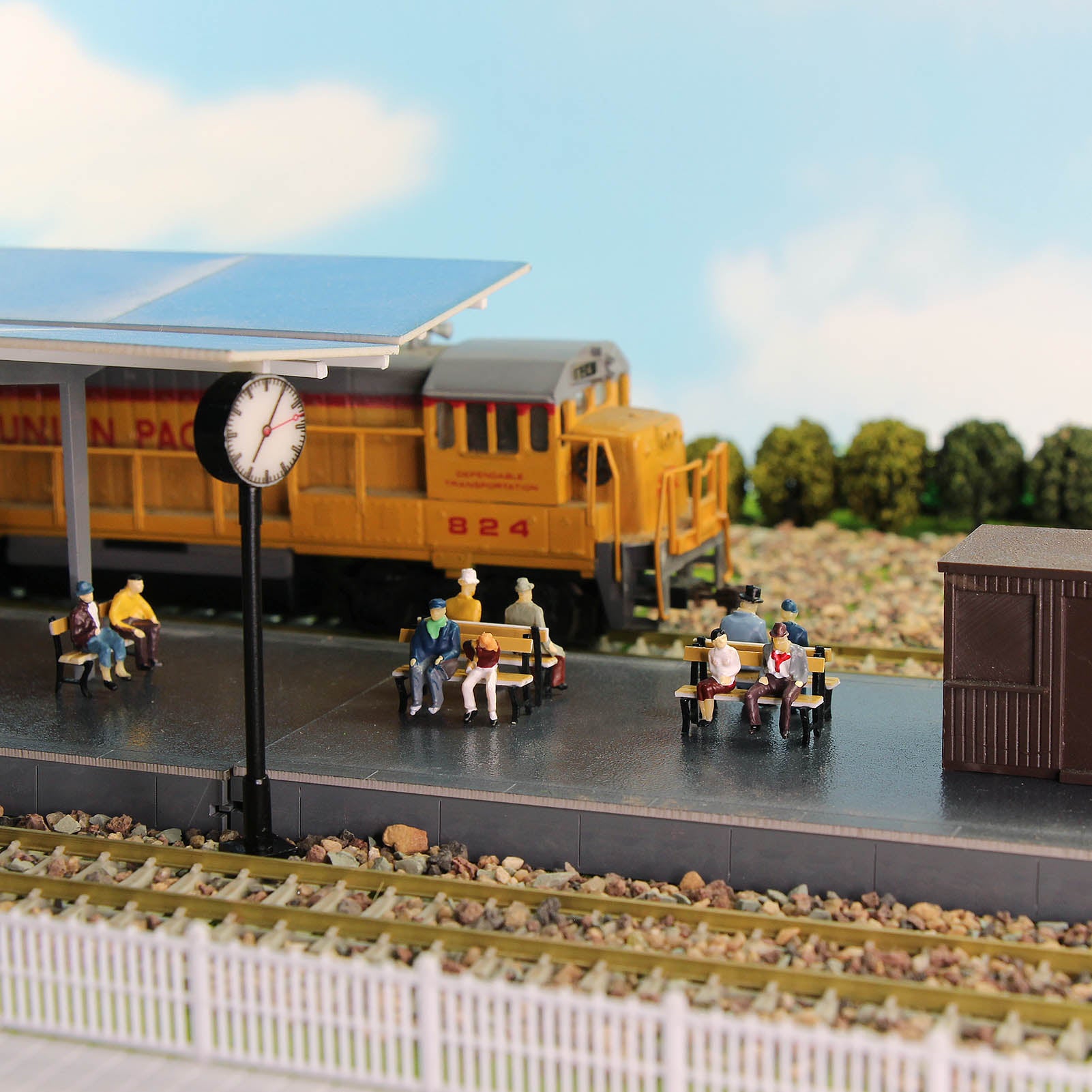 P8711 60pcs HO Scale 1:87 Seated People Sitting Figures