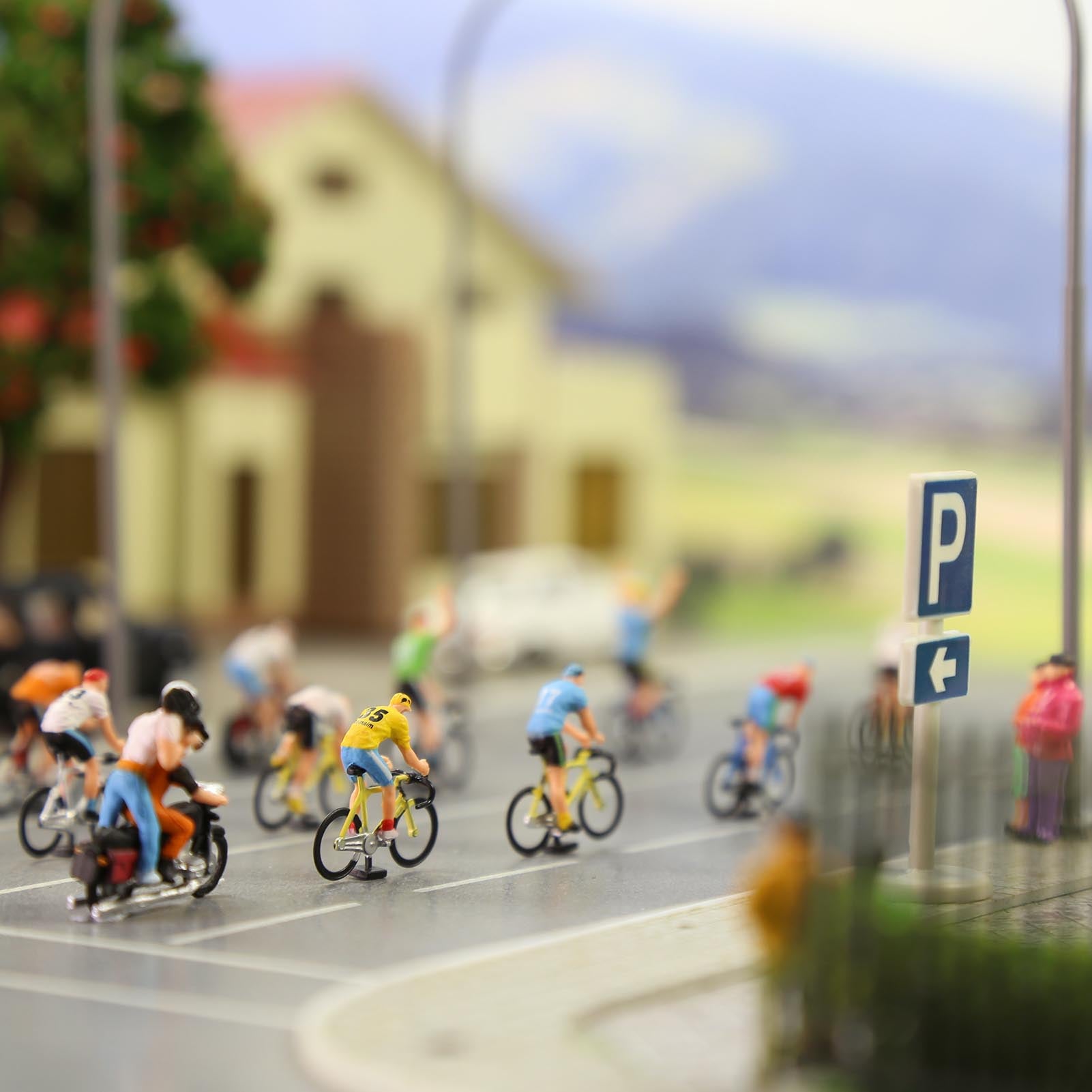 P8722 14 Sets HO Scale 1:87 Model Cyclist with Bicycle Motorcycle Bike Competition