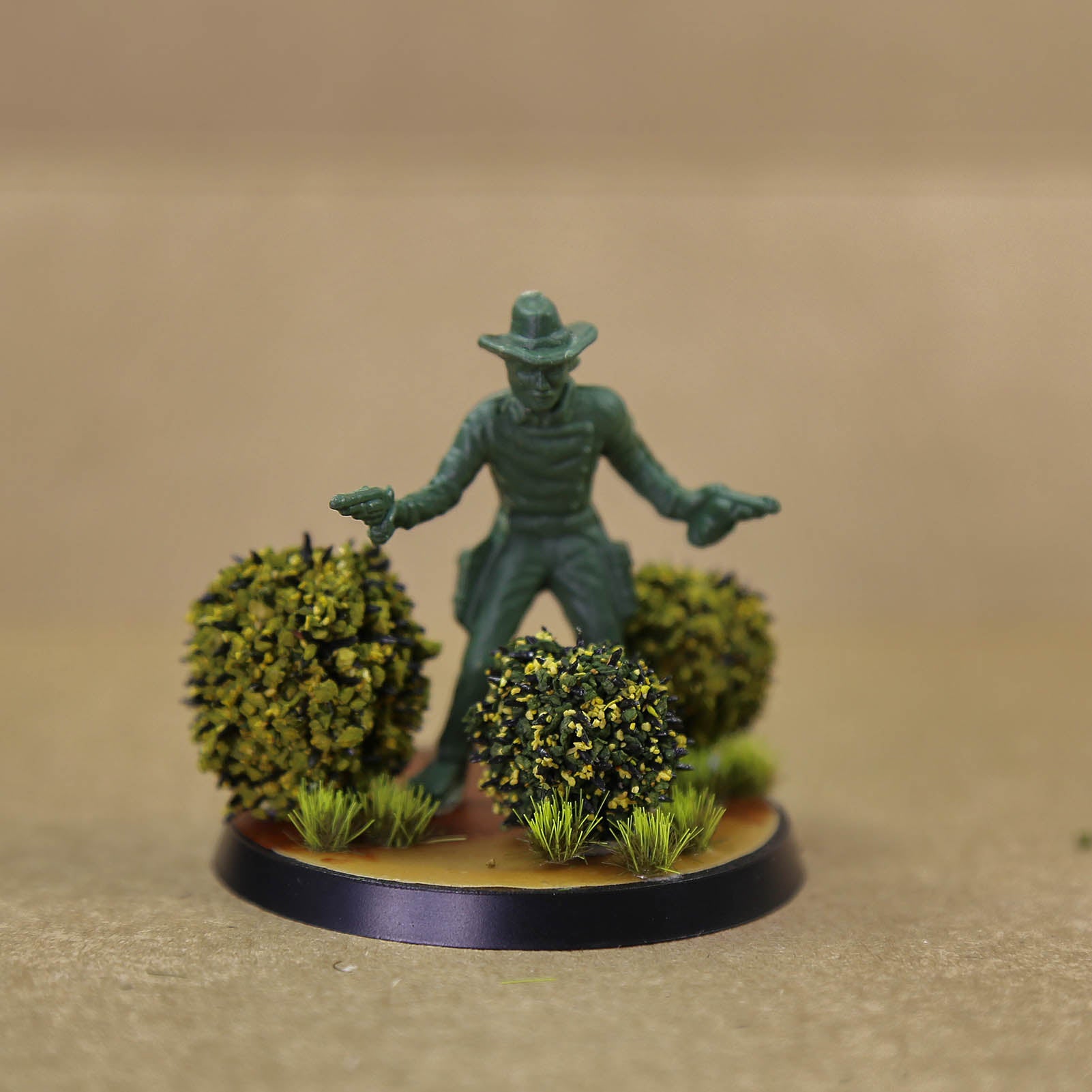 PJ01 24pcs O Scale 1:48 Shrub Vegetation Tree Brush with Bases Military Simulation