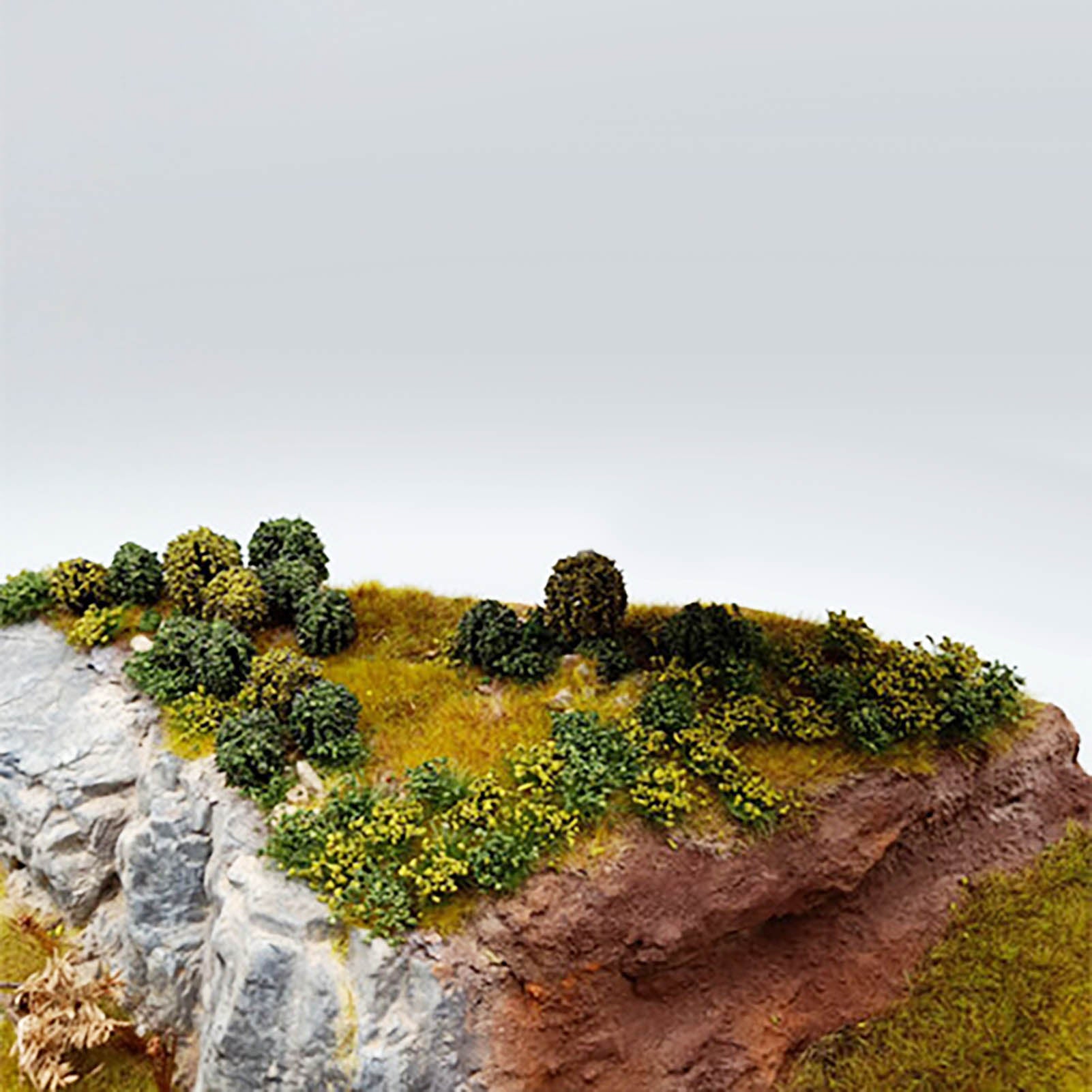 PJ01 24pcs O Scale 1:48 Shrub Vegetation Tree Brush with Bases Military Simulation