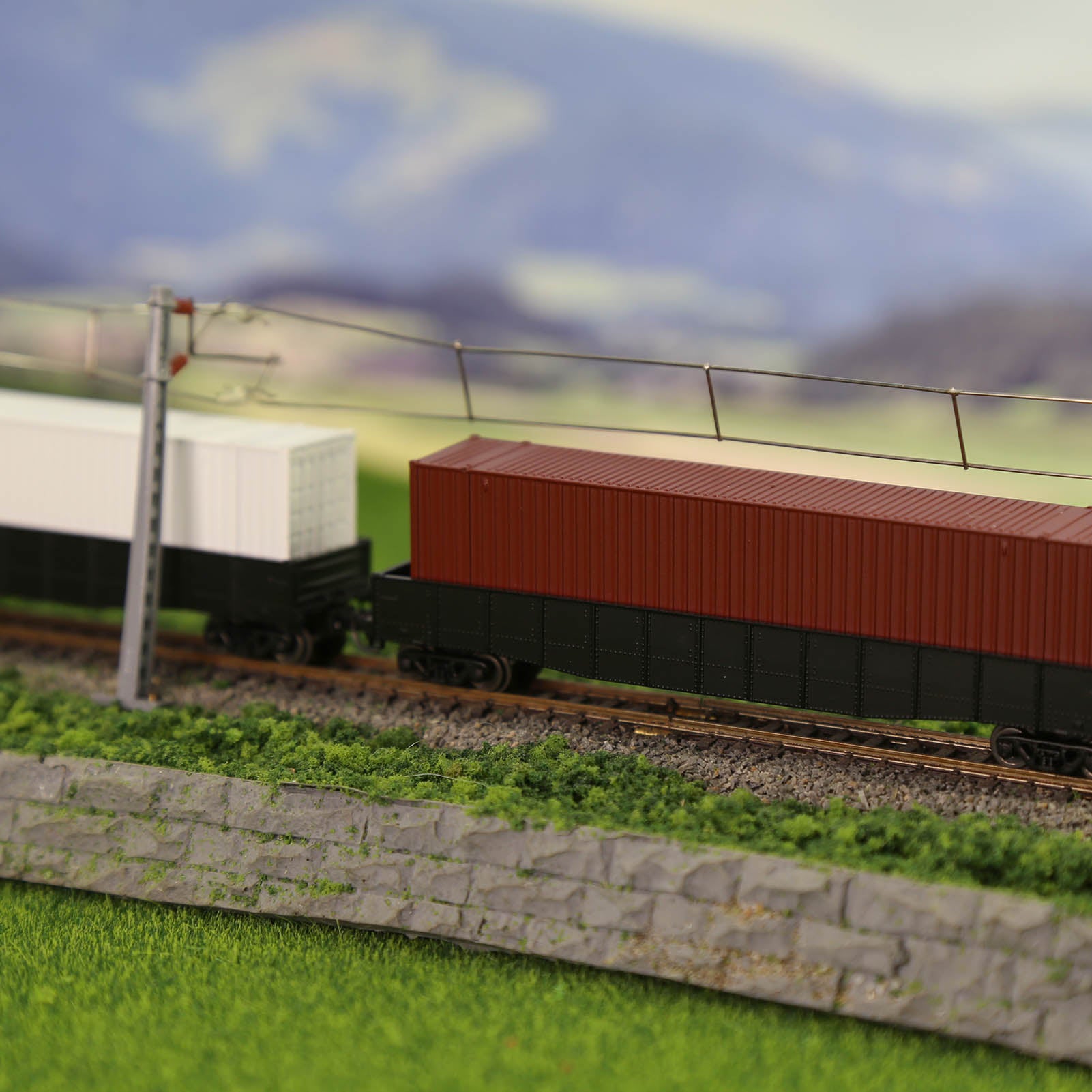 C15019 9pcs N Scale 1:160 Different Colored 48ft Blank Container Undecorated