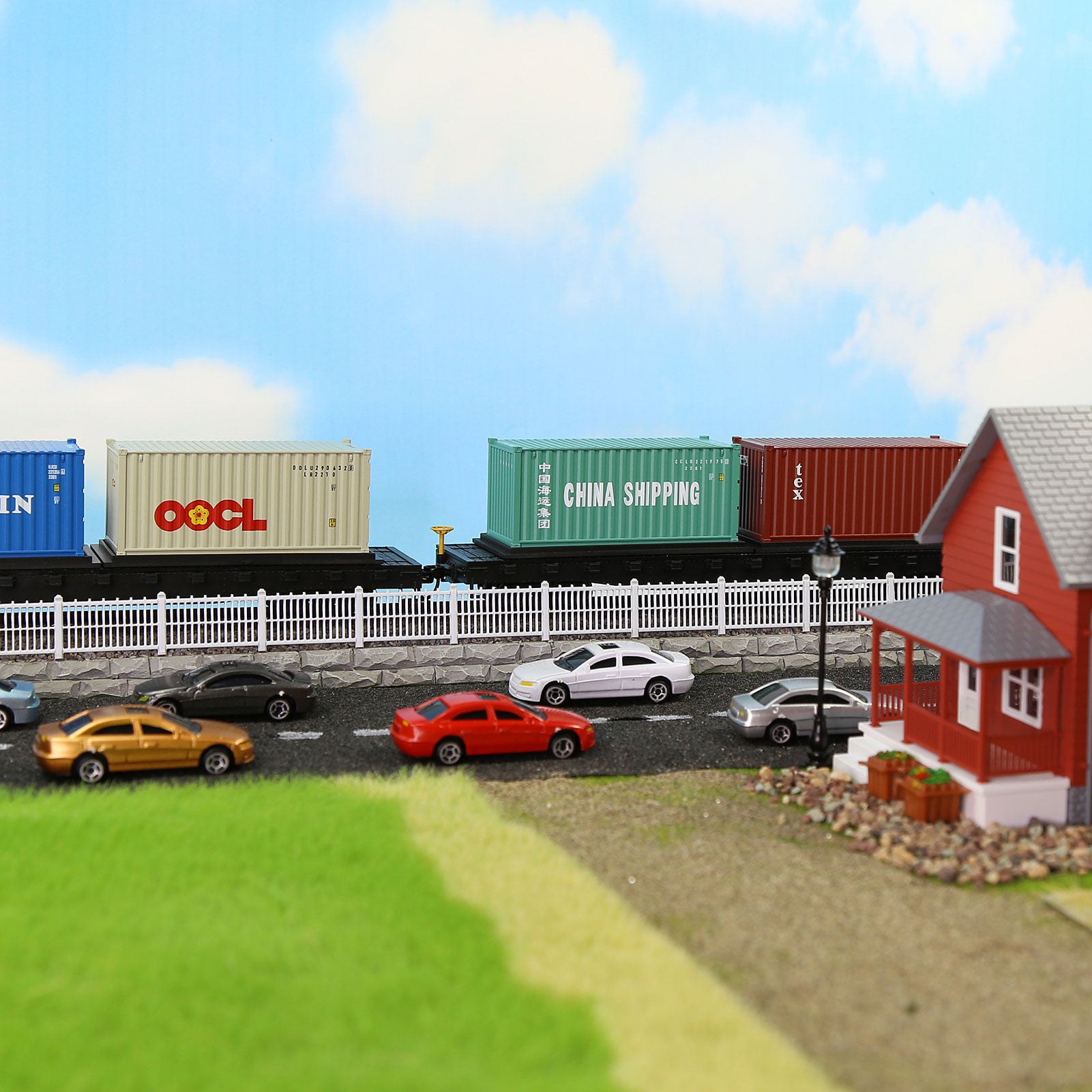 C8726 1pc HO Scale 1:87 20ft Painted Shipping Container