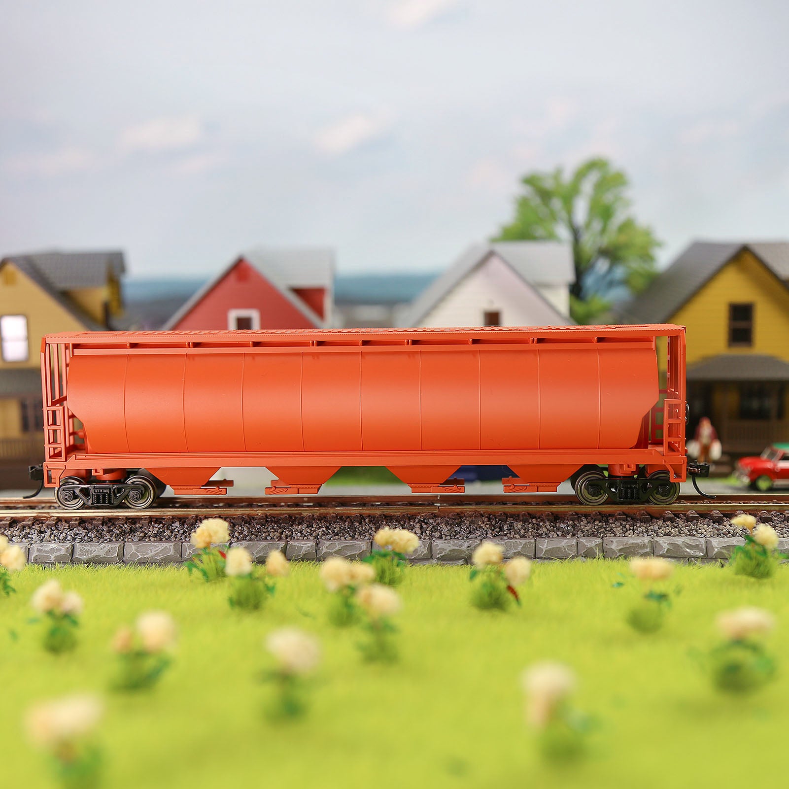 C8744 1 Piece HO Scale 1:87 Cylindrical Covered Grain Hopper Car Rolling Stock