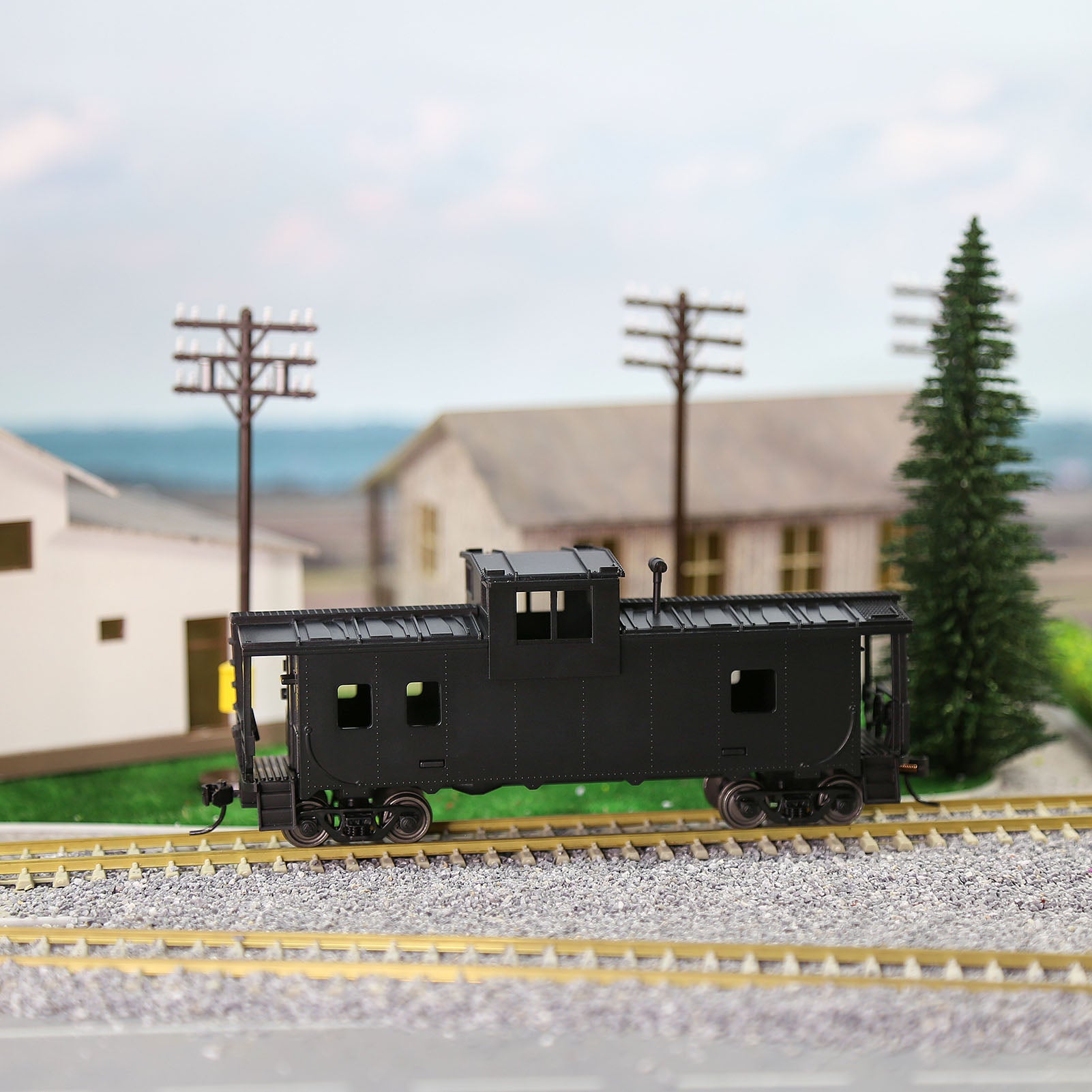 C8763 1pc HO Scale 1:87 Well Painted Unlettered HO Scale 36' Wide Vision Caboose Wagons