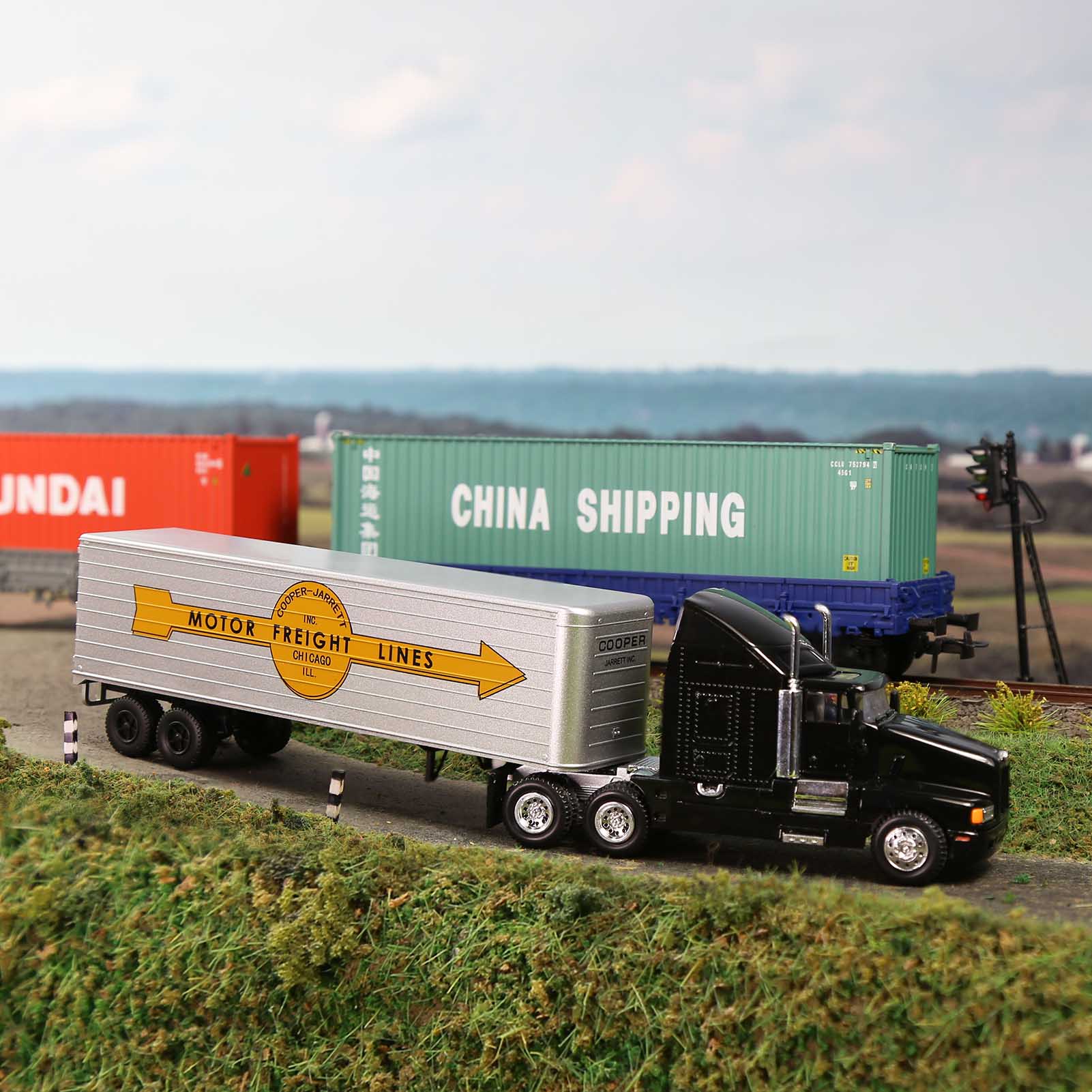 C8765 1 Piece HO Scale 1:87  Model Trailer for Railway Tractor