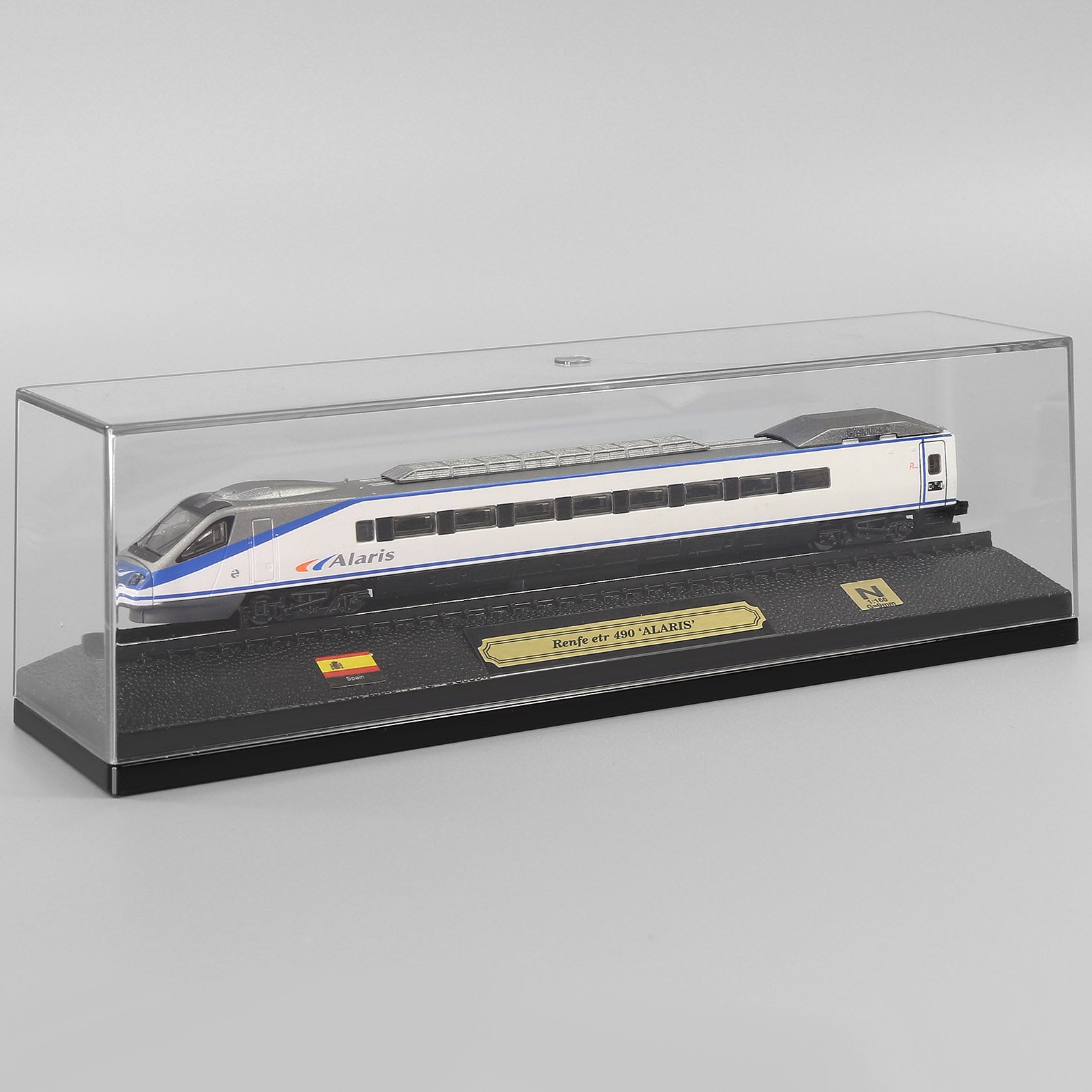 HCTN 1 Unit N Scale 1:160 Model Railroad Static Plastic Locomotives with Base and Display Case