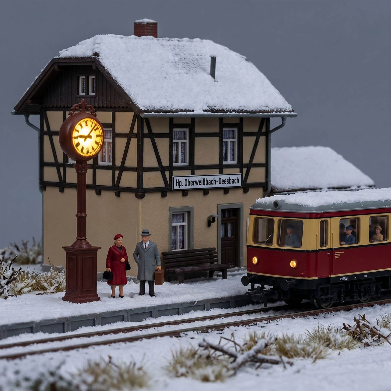 LD38 3pcs N Scale 1:160 HO Scale 1:87 Red Platform Clock Lamps Warm White LED