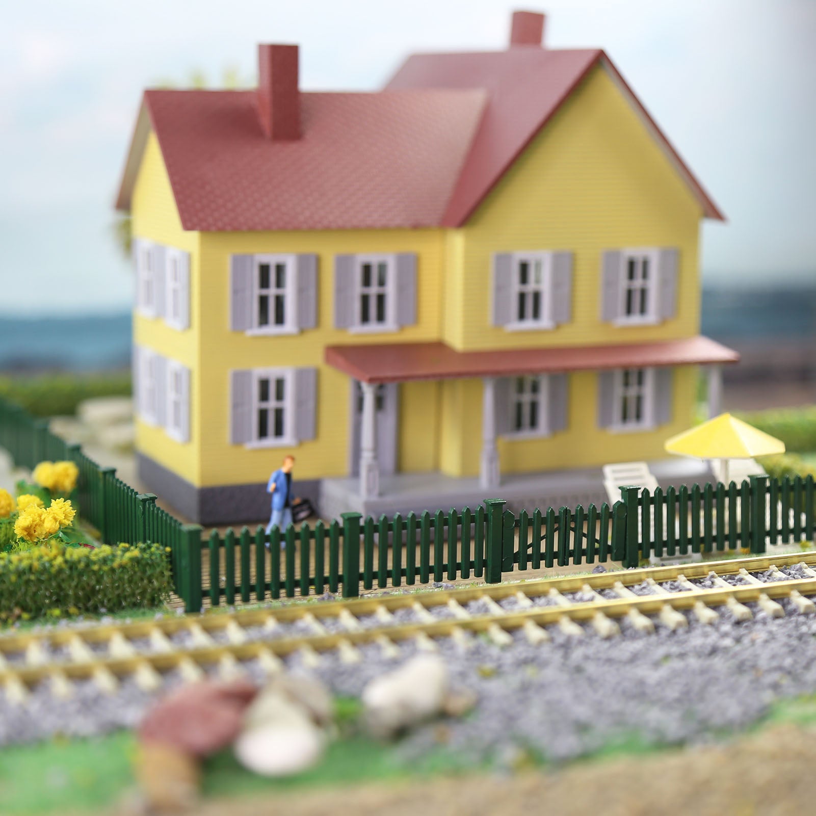 LGHOBH19 HO Scale 1:87 Model Fence with Gates Plastic Fencing with Door Kit