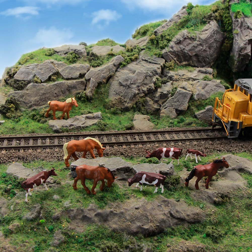 AN8706 36pcs HO Scale 1:87 Cows Horses and Shepherd