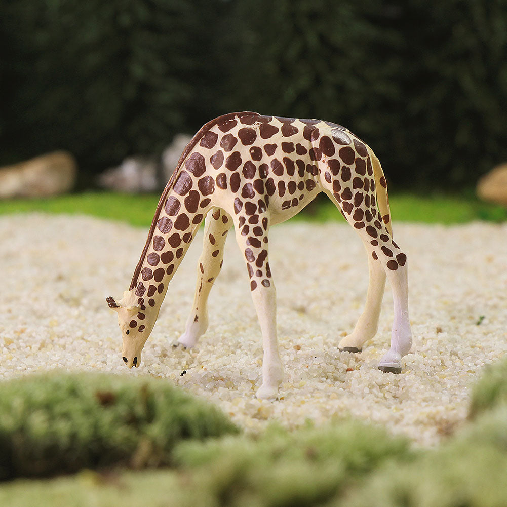 AN8712 8pcs HO Scale 1:87 Giraffe Painted Wild Animals  PVC