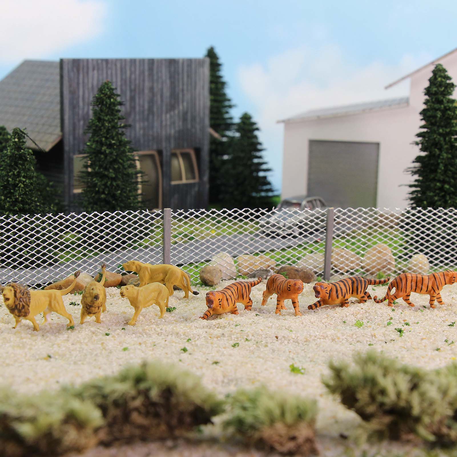 AN8715 12pcs HO Scale 1:87 Tigers Lions Wild Animal PVC