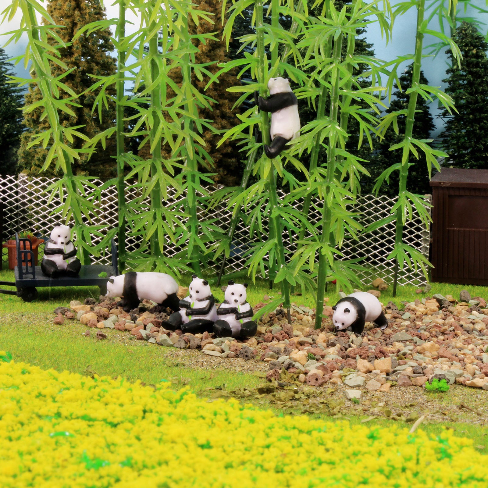 AN8716 12pcs HO Scale 1:87 Painted Pandas Wild Animal PVC