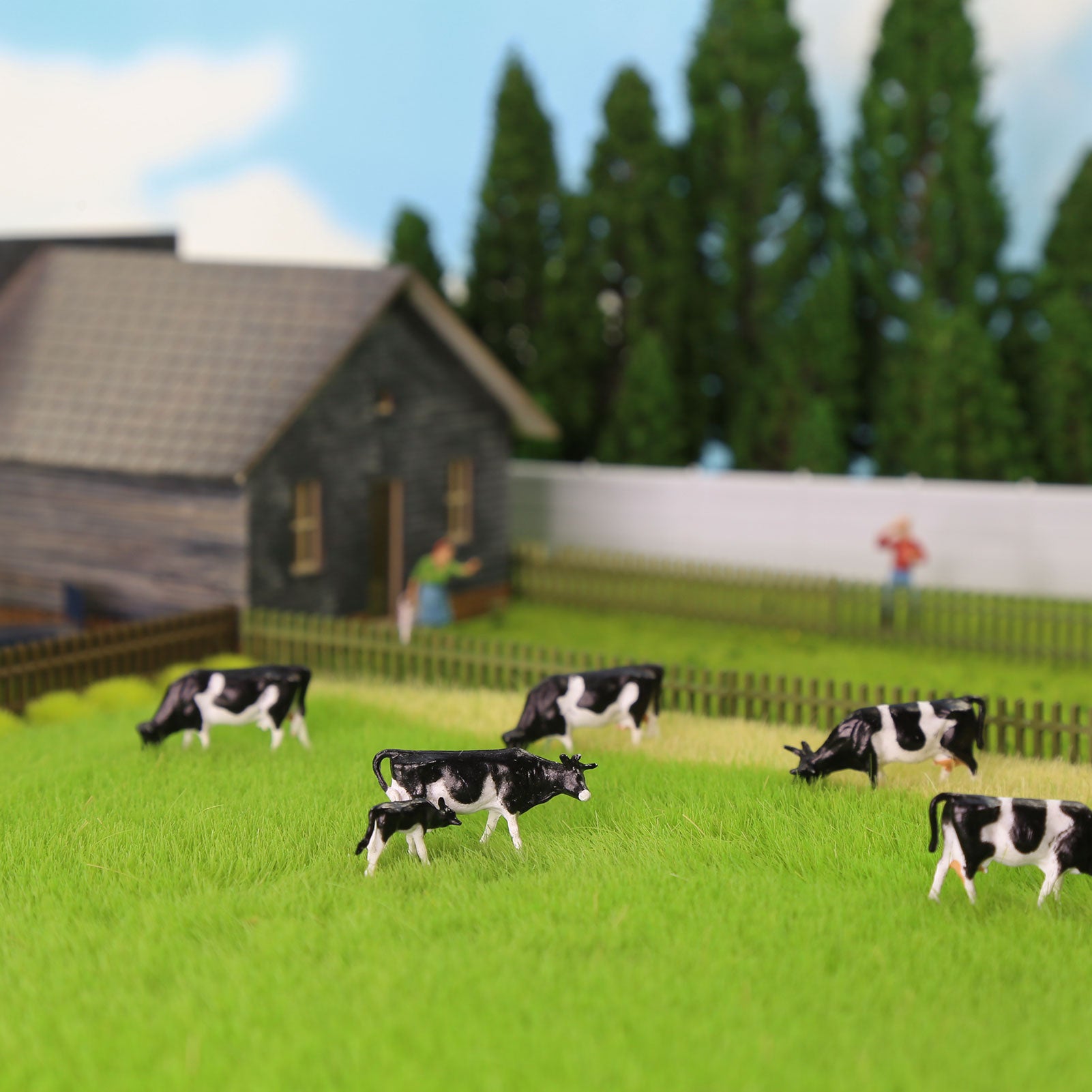 AN8720 36pcs HO Scale 1:87 Painted Herder Farm Animals Black White Cow