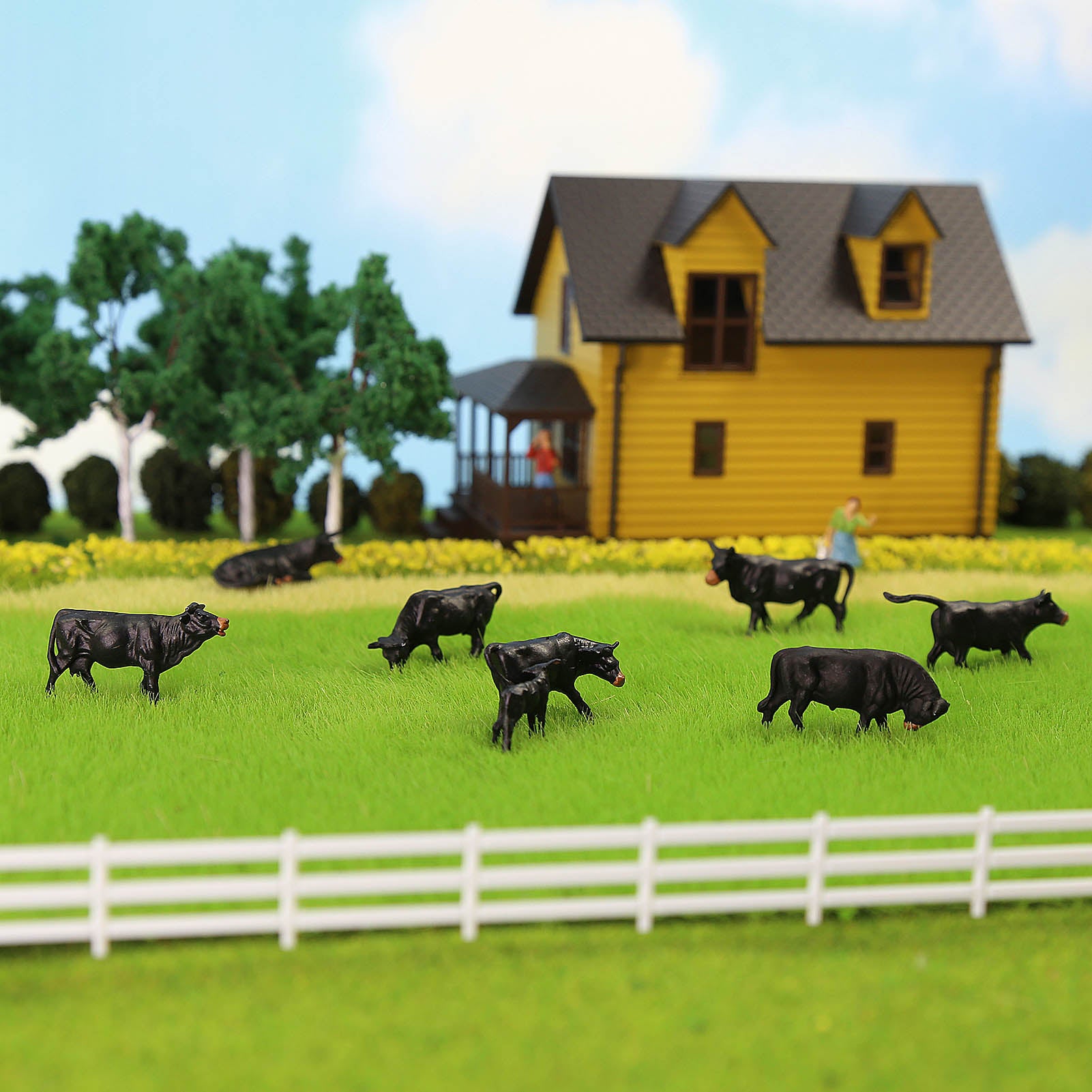 AN8722 36pcs HO Scale 1:87 Painted Black Cows Cattle Shepherd