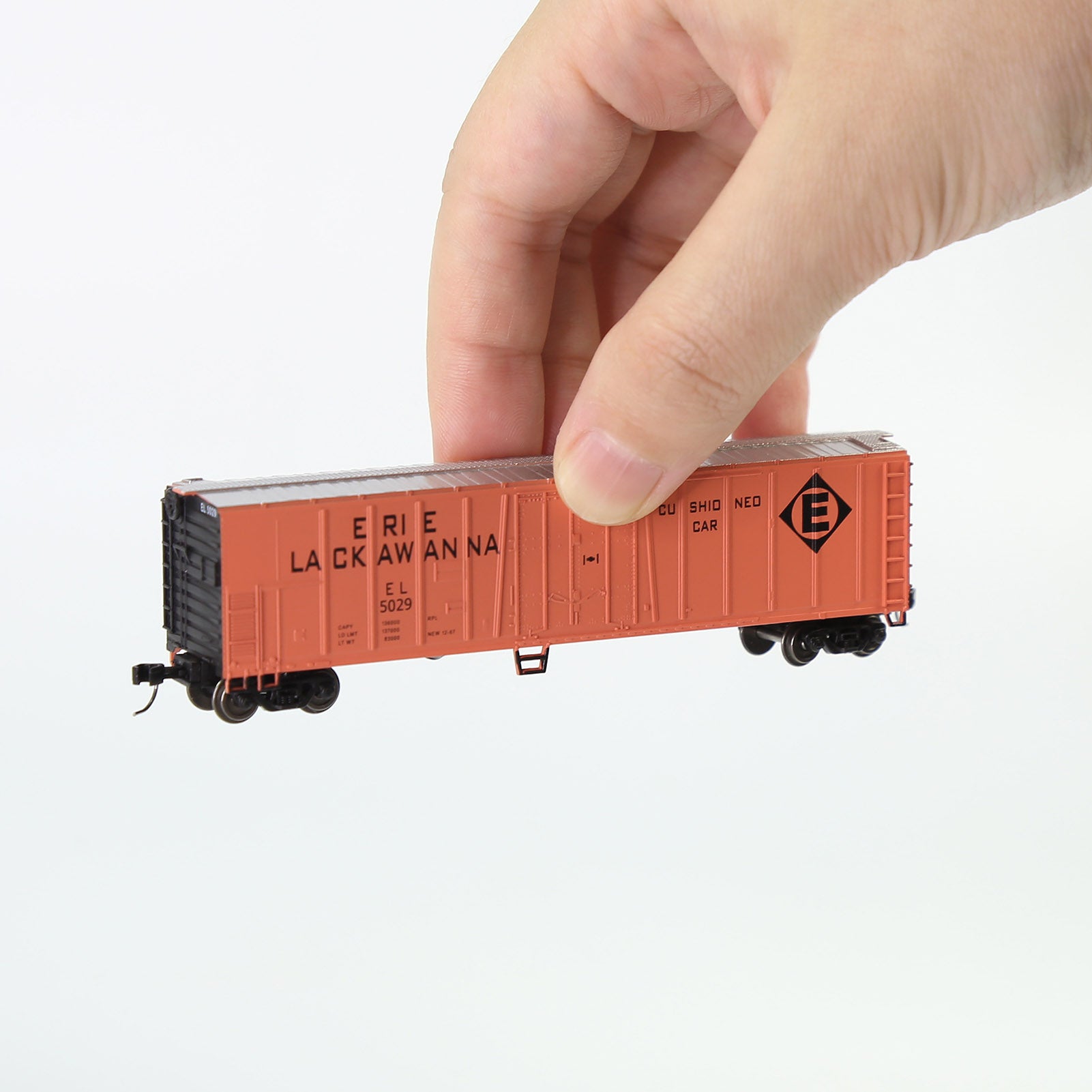 C15015 1pc N Scale 1:160 50ft Steel Reefer Boxcar