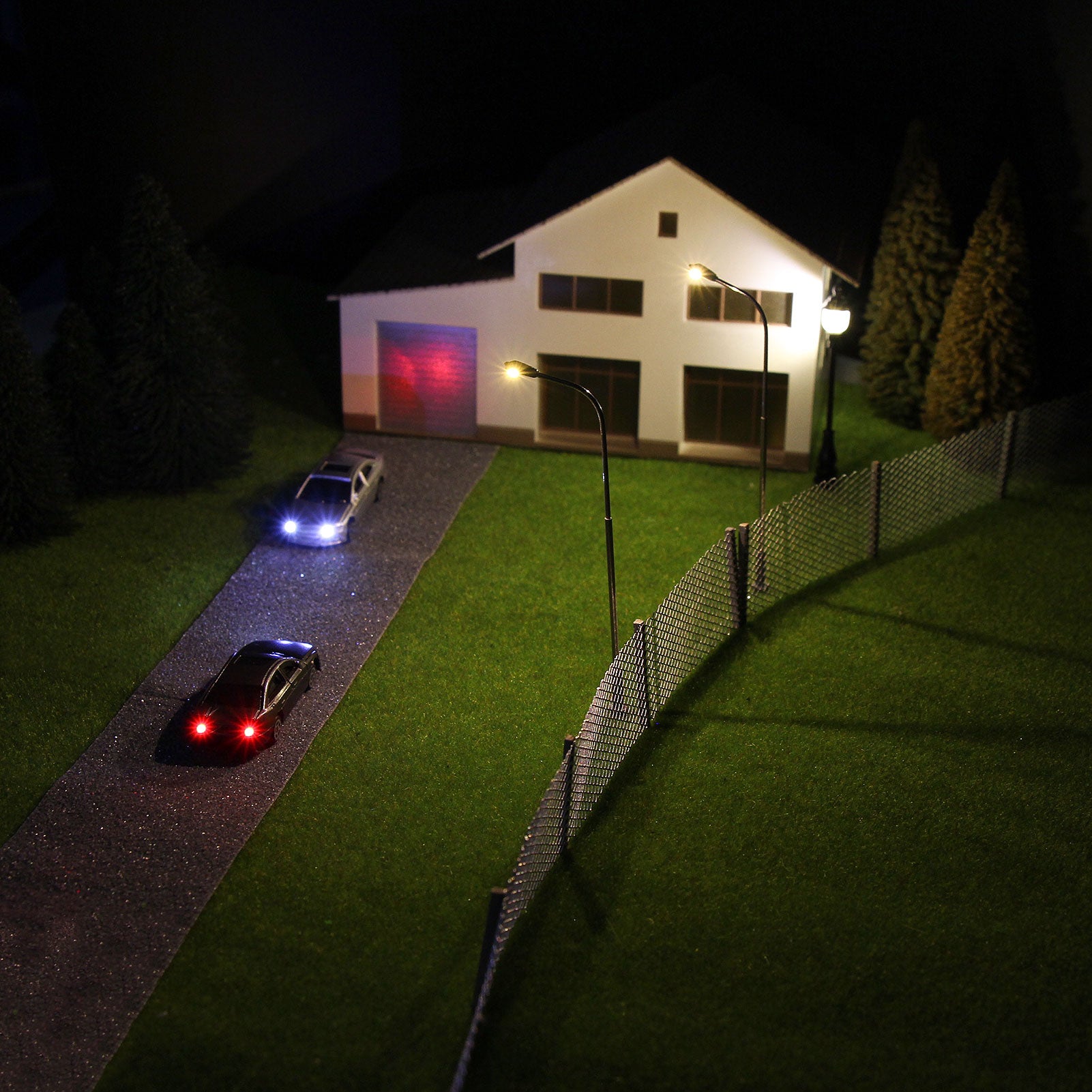 EC200 8pcs Z N Scale 1:220 Head Lighted Model Car 12V